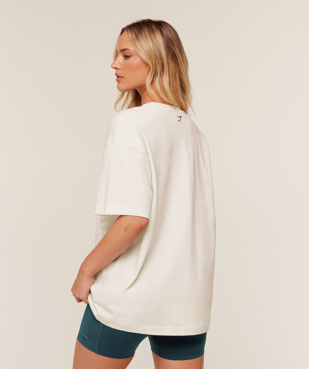gymshark-collegiate-graphic-t-shirt-ss-tops-white-ss26