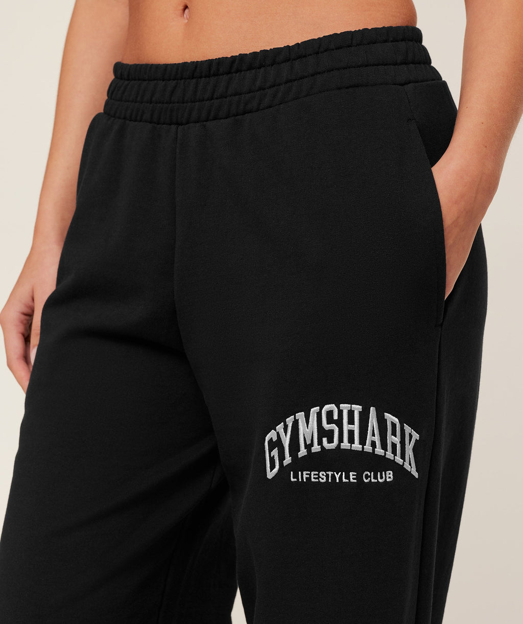 gymshark-collegiate-graphic-straight-leg-jogger-pants