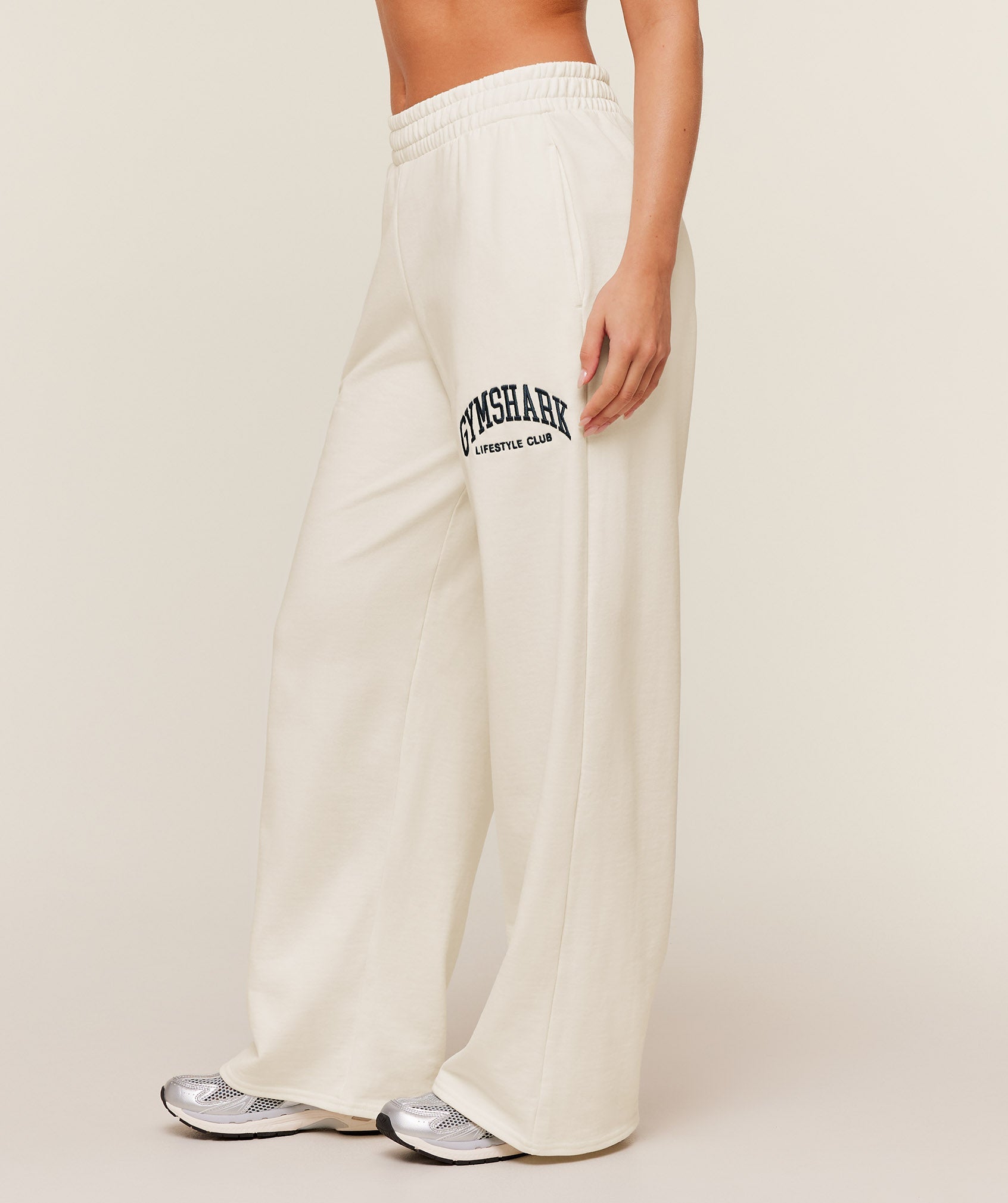 gymshark-collegiate-graphic-straight-leg-jogger-pants-white-ss26