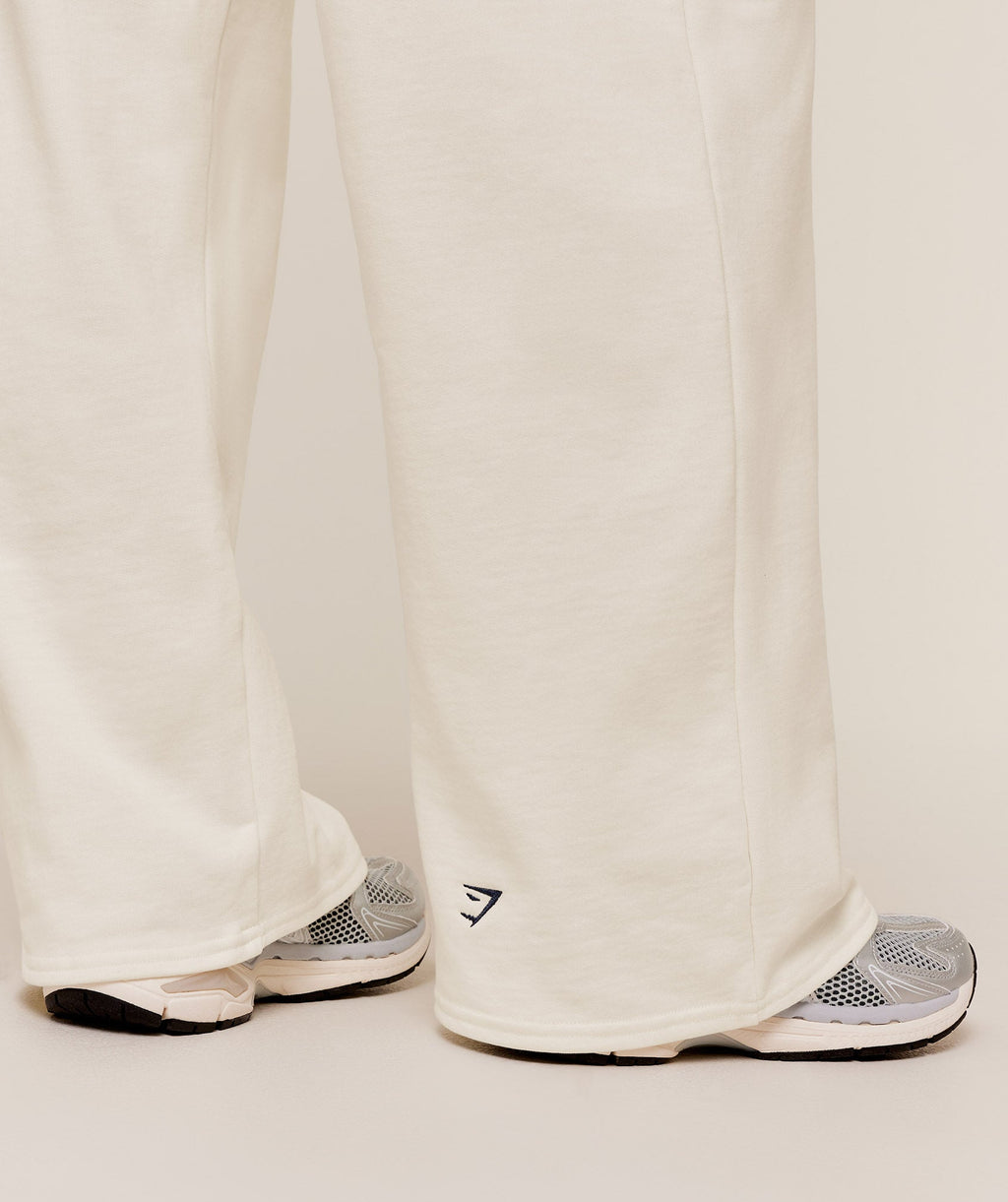 gymshark-collegiate-graphic-straight-leg-jogger-pants-white-ss26
