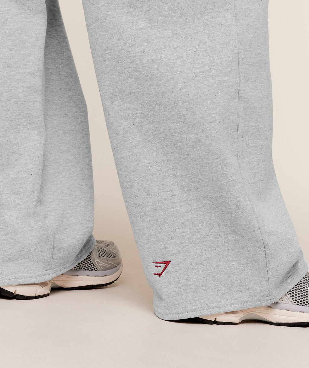 gymshark-collegiate-graphic-straight-leg-jogger-pants-grey-ss26