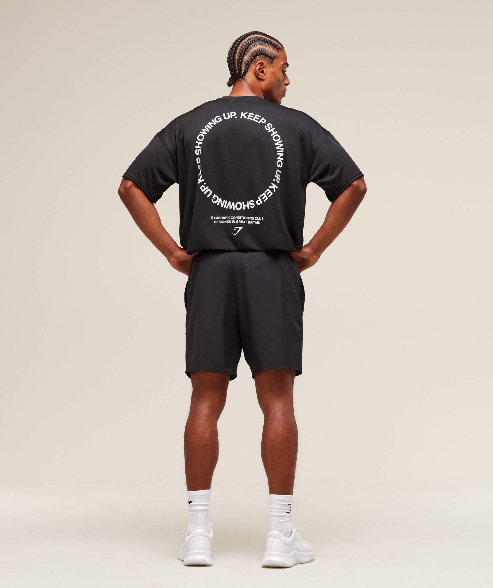 gymshark-keep-showing-up-t-shirt-ss-tops-black-ss25
