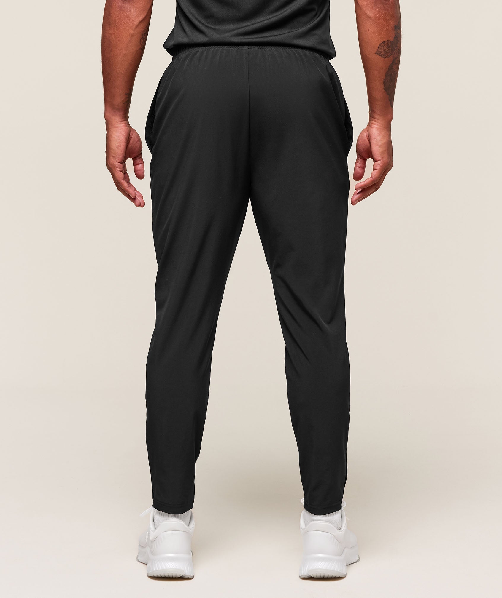 gymshark-hybrid-athlete-woven-joggers-pants-black-ss25