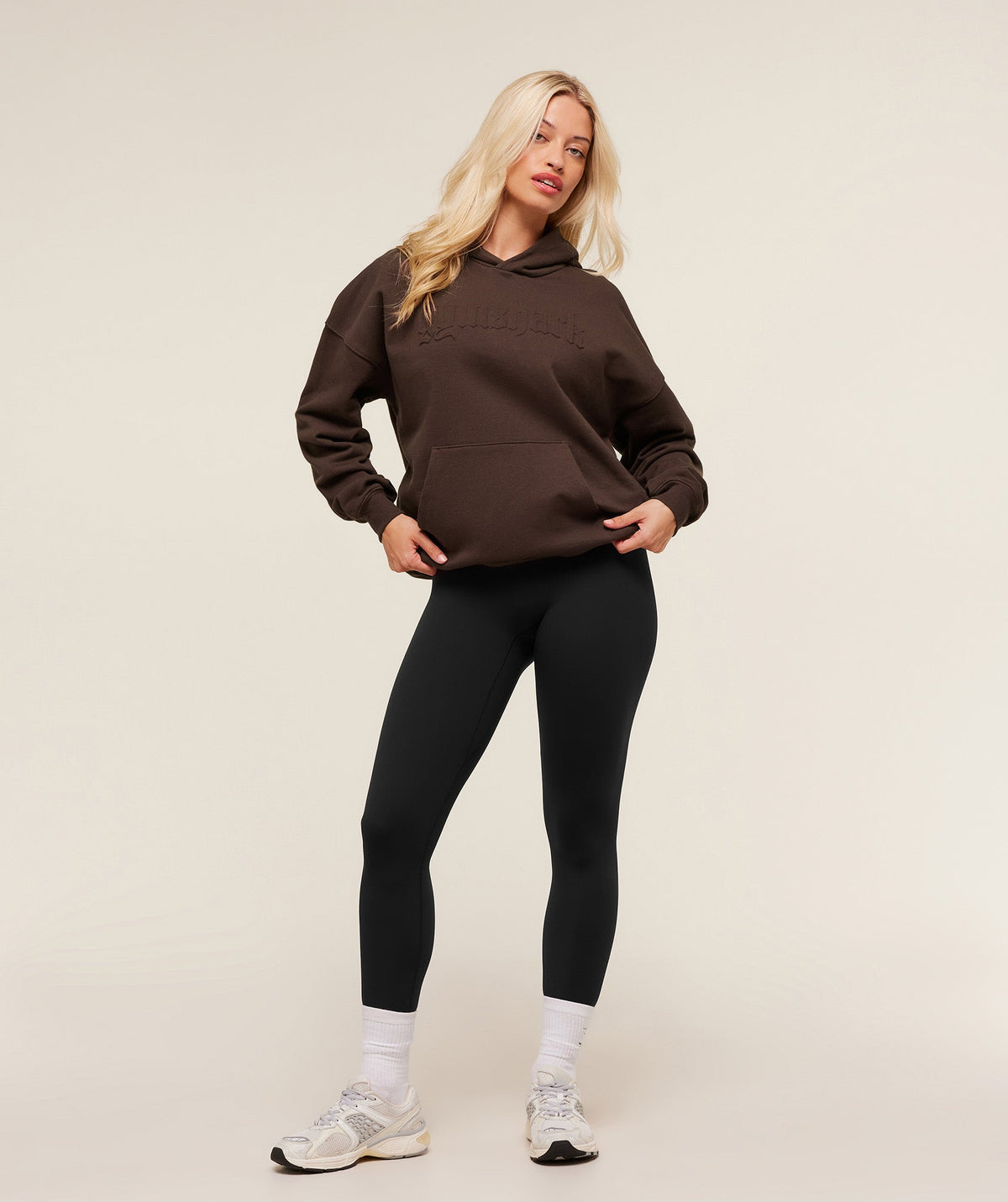gymshark-embossed-graphic-oversized-hoodie-pullovers-brown-aw25