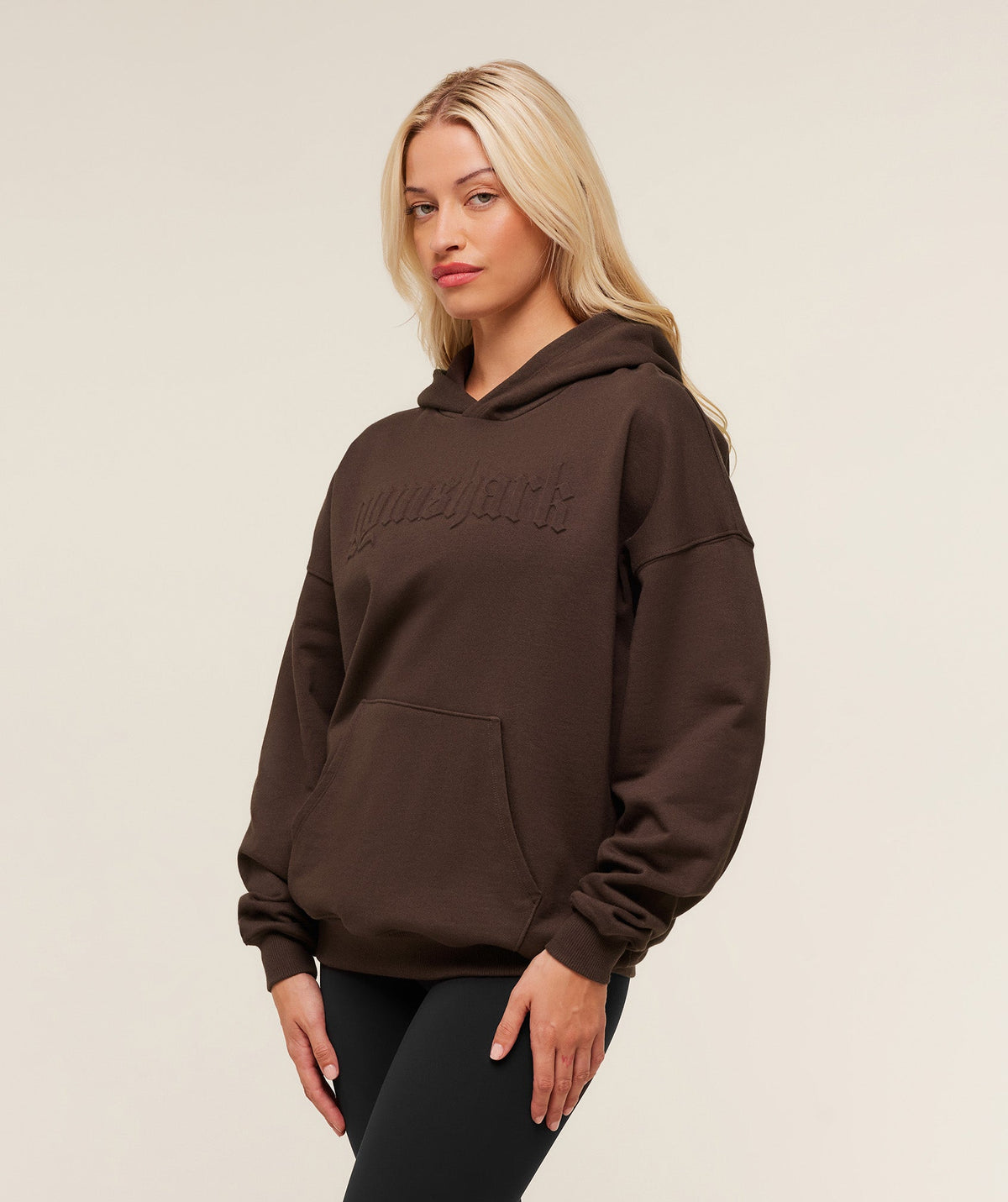 gymshark-embossed-graphic-oversized-hoodie-pullovers-brown-aw25