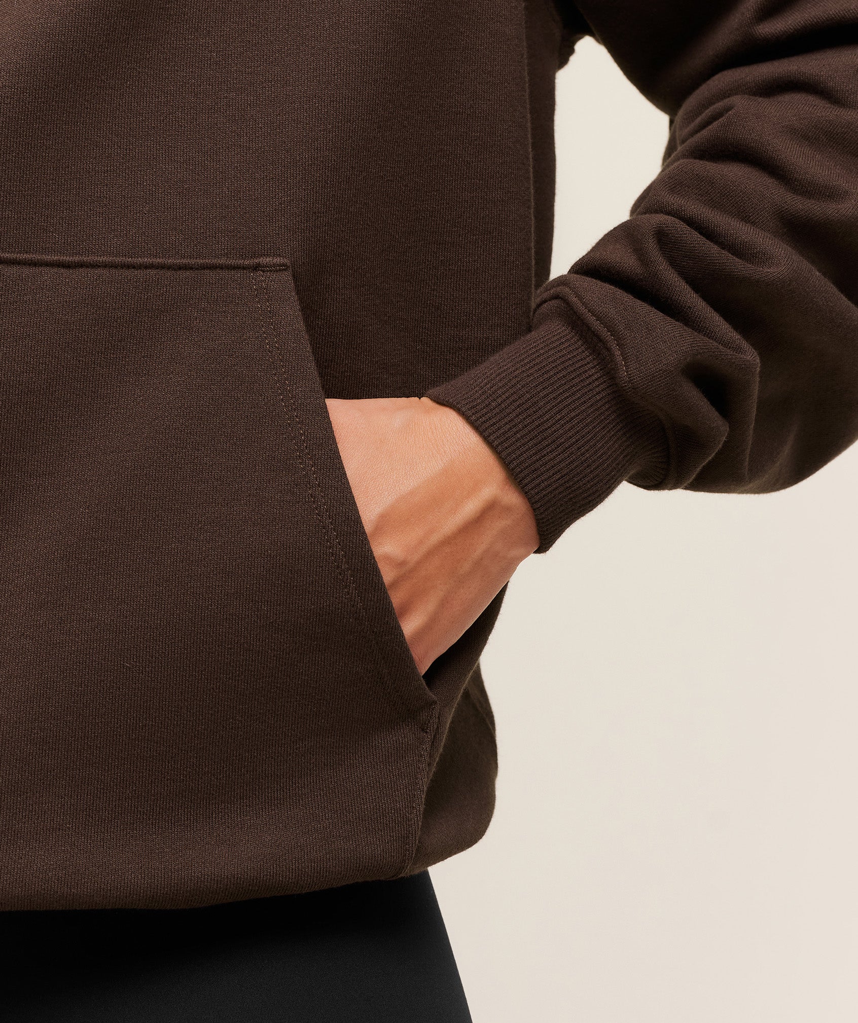 gymshark-embossed-graphic-oversized-hoodie-pullovers-brown-aw25