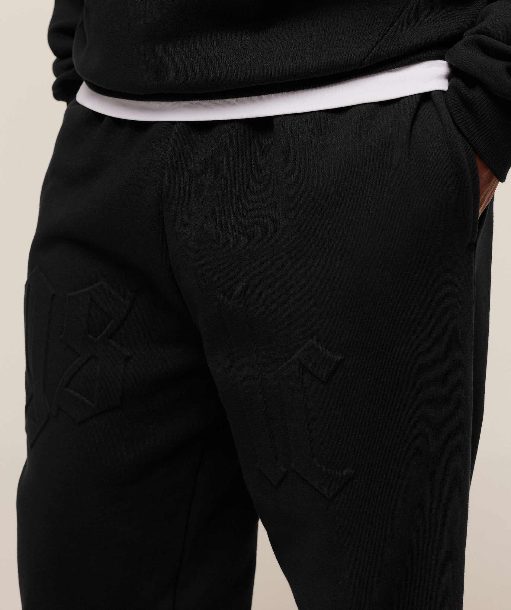 gymshark-embossed-straight-leg-jogger-pants-black-aw25