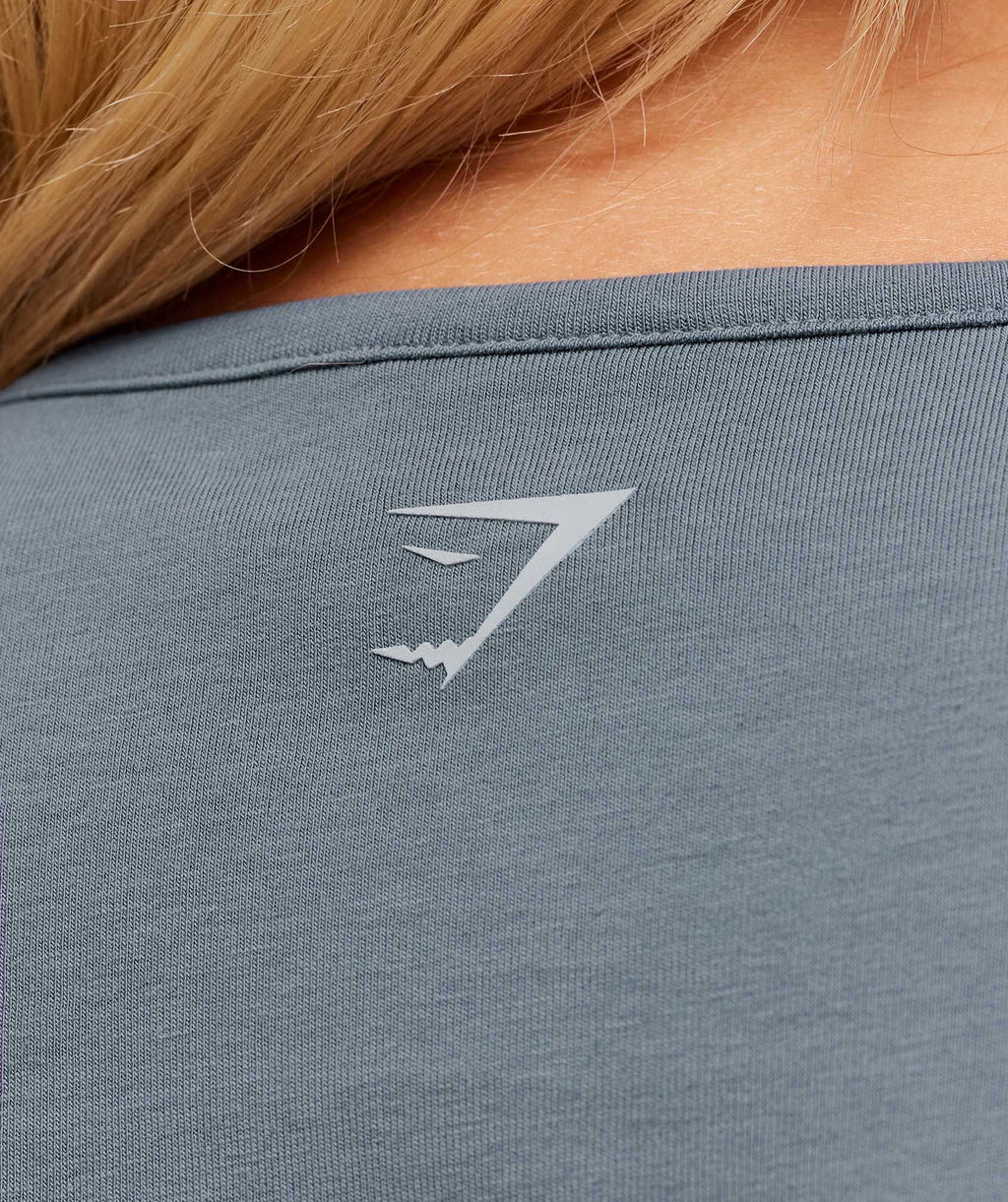 gymshark-embroidered-logo-crop-top-crop-tops-blue-aw25