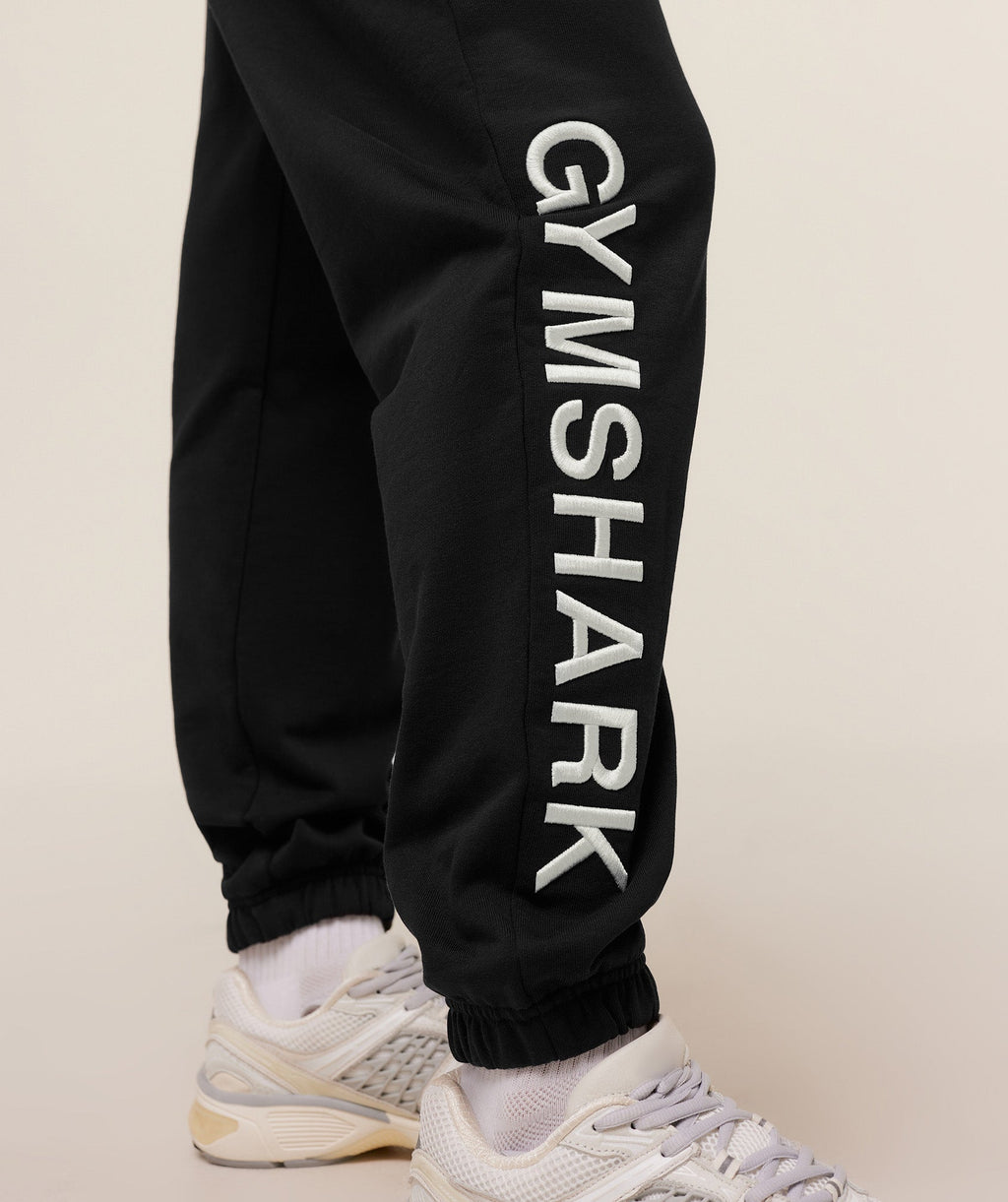 gymshark-embroidered-logo-joggers-pants-black-aw25