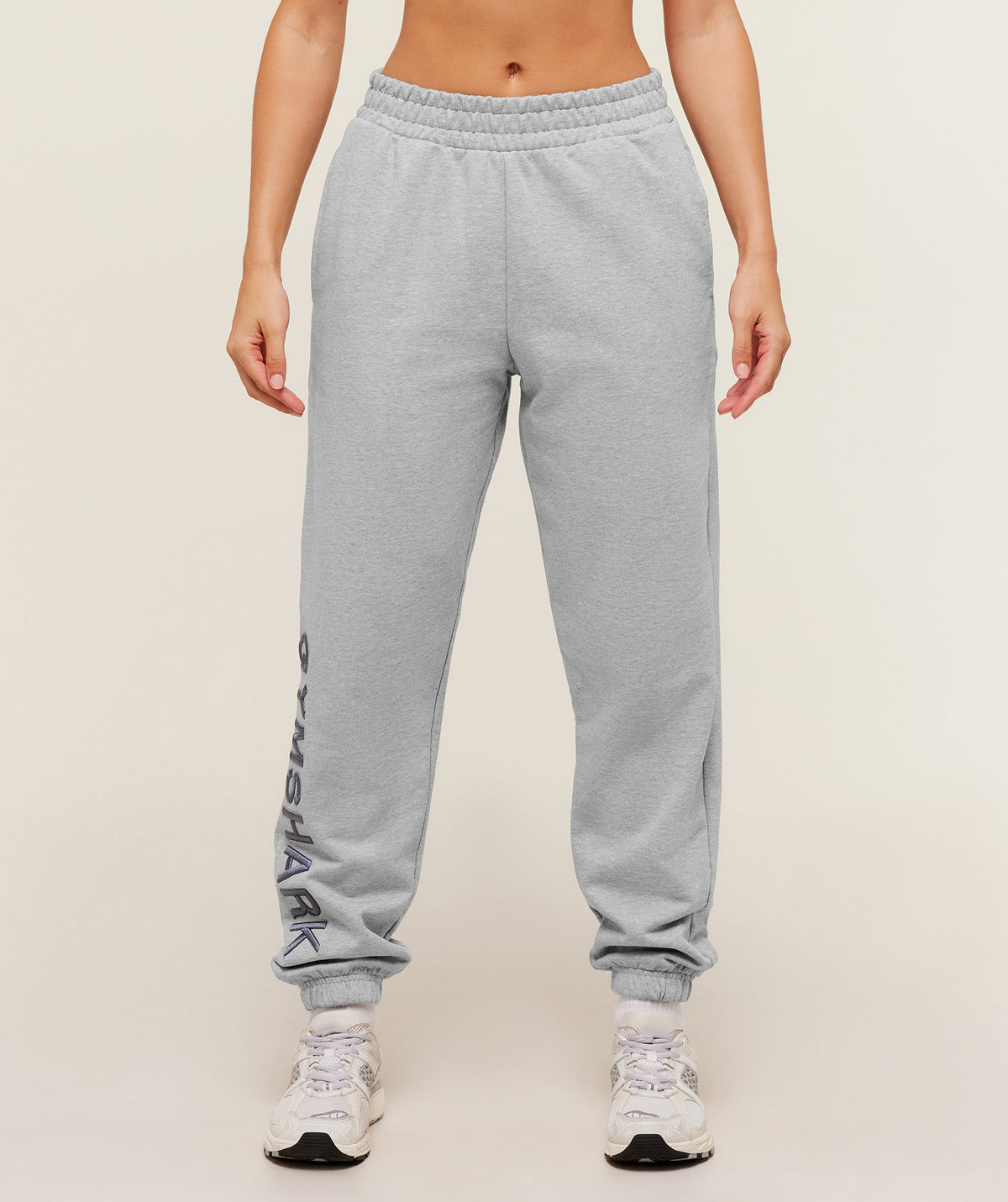 gymshark-embroidered-logo-joggers-pants-grey-aw25