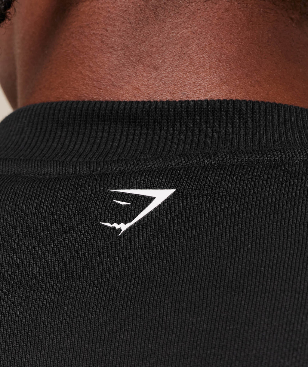 gymshark-fade-graphic-crew-pullovers-2