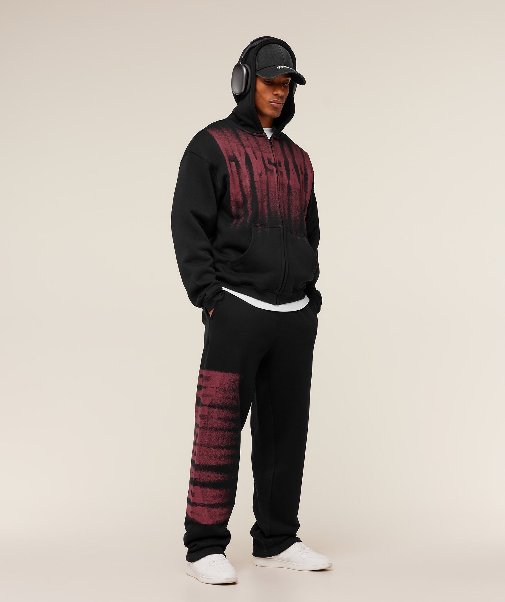 gymshark-fade-graphic-zip-through-hoodie-pullovers-black-ss26