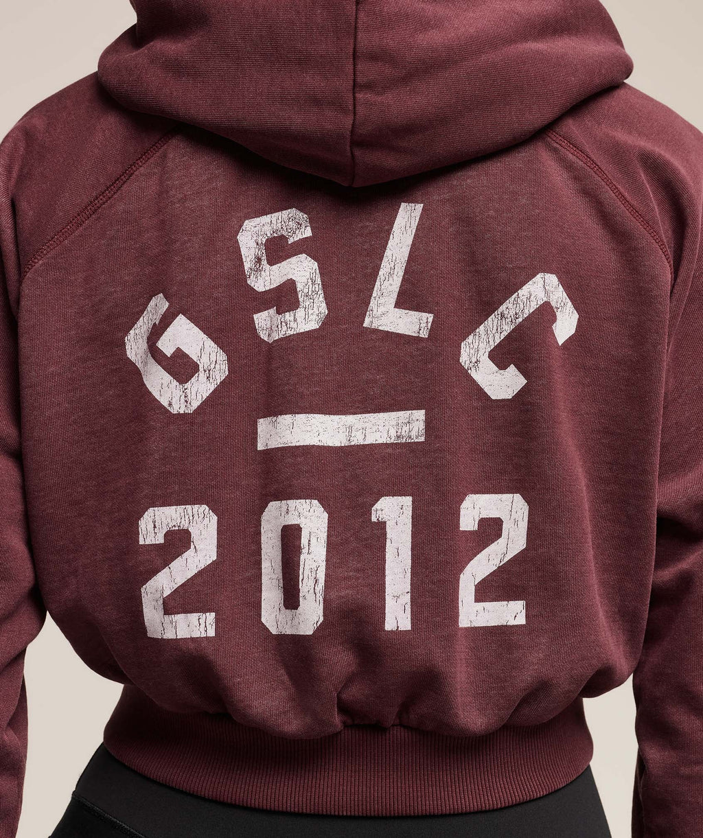 gymshark-gymshark-lifting-club-2012-graphic-cropped-hoodie-pullovers-brown-aw25