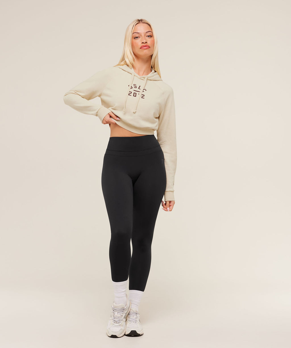 gymshark-gymshark-lifting-club-2012-graphic-cropped-hoodie-pullovers-brown-aw25-1