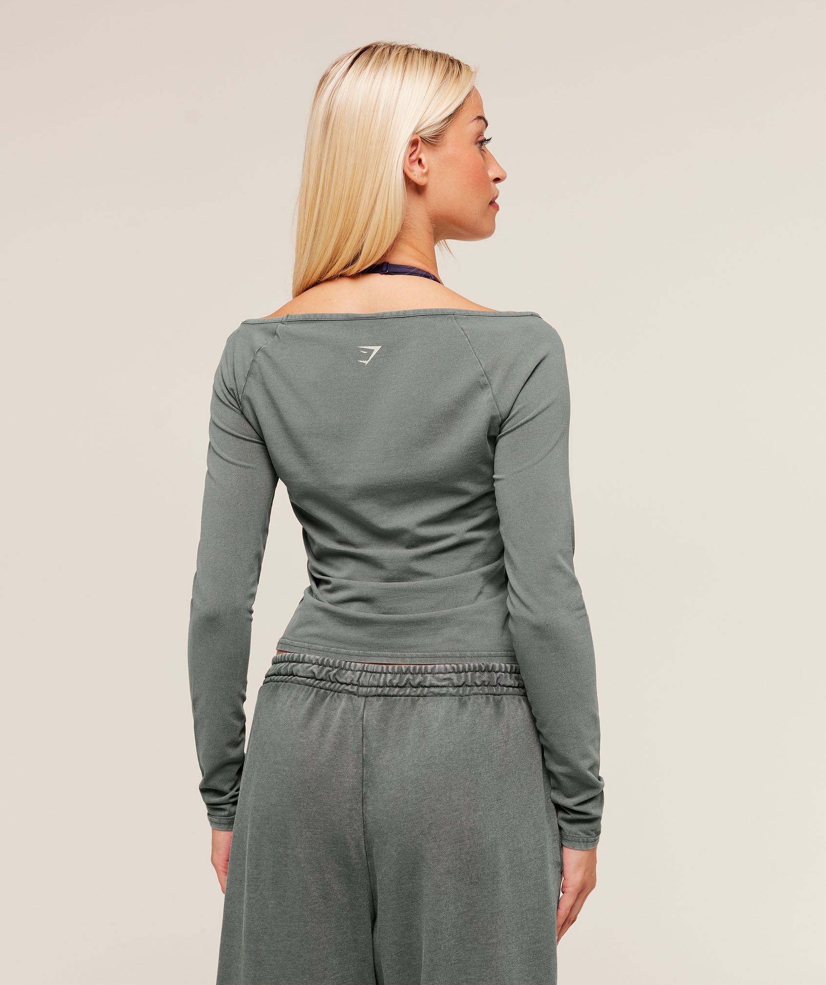 gymshark-gymshark-lifting-club-2012-graphic-long-sleeve-top-ls-tops-teal-aw25
