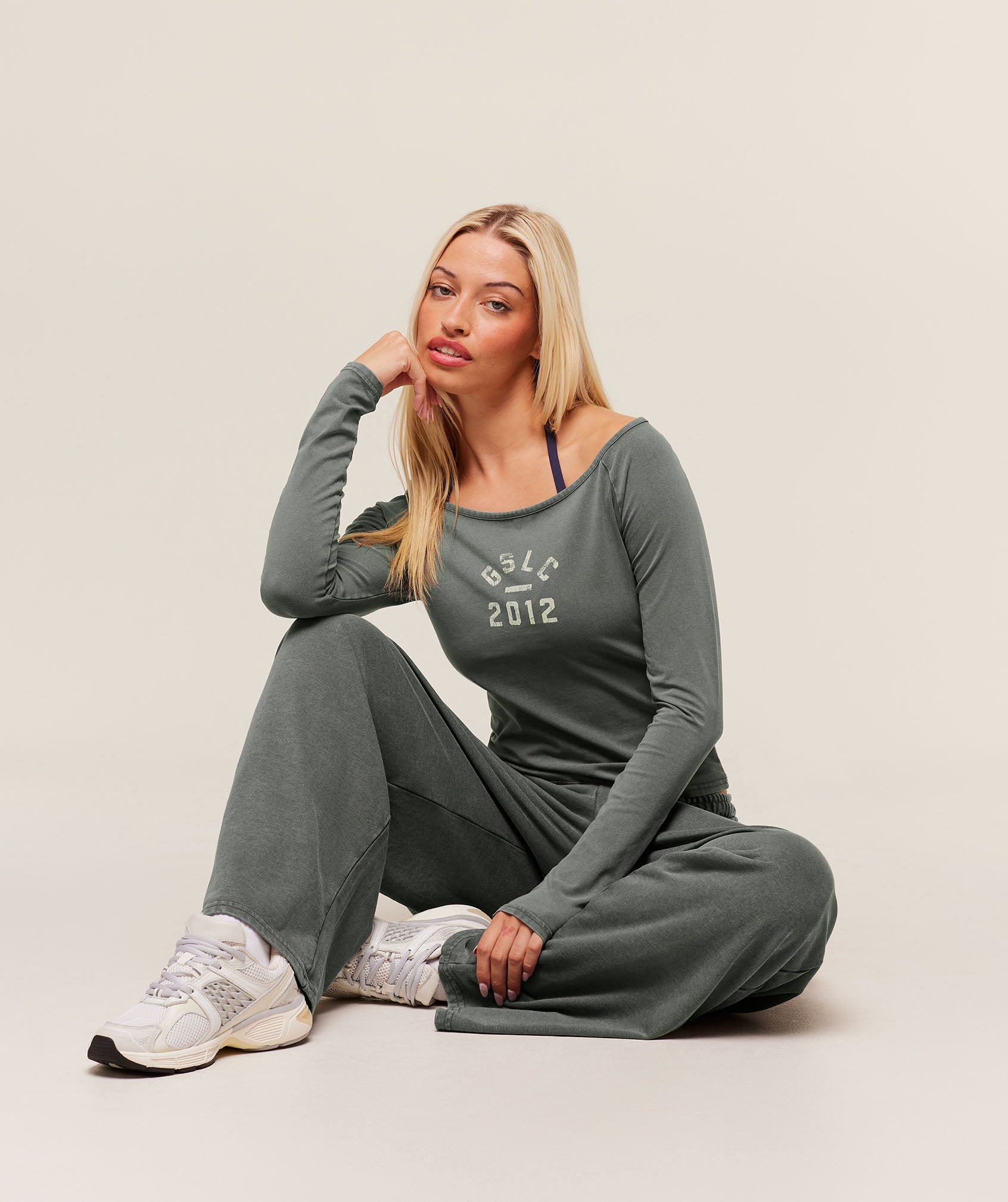 gymshark-gymshark-lifting-club-2012-graphic-long-sleeve-top-ls-tops-teal-aw25