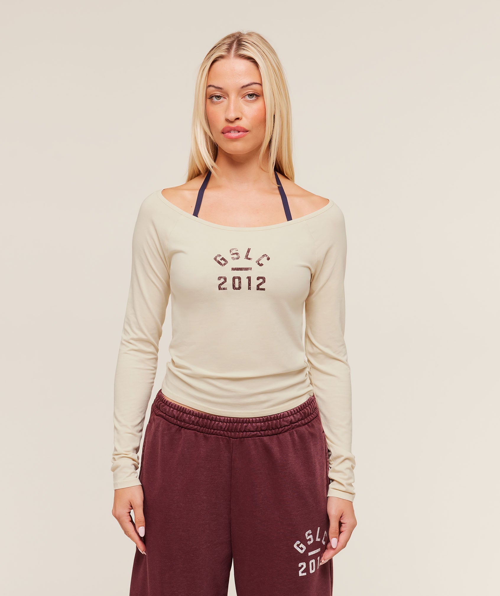 gymshark-gymshark-lifting-club-2012-graphic-long-sleeve-top-ls-tops-brown-aw25