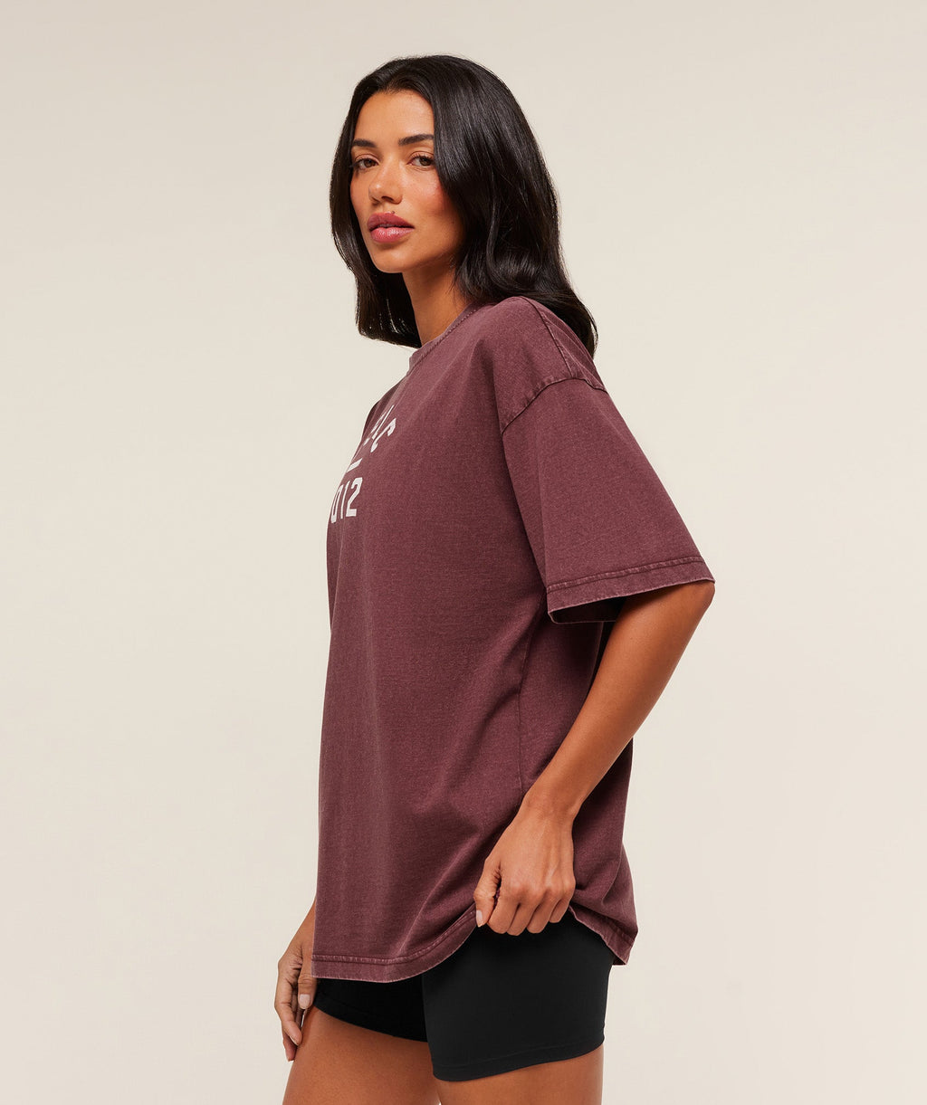 gymshark-gymshark-lifting-club-2012-graphic-short-sleeve-t-shirt-ss-tops-brown-aw25-1