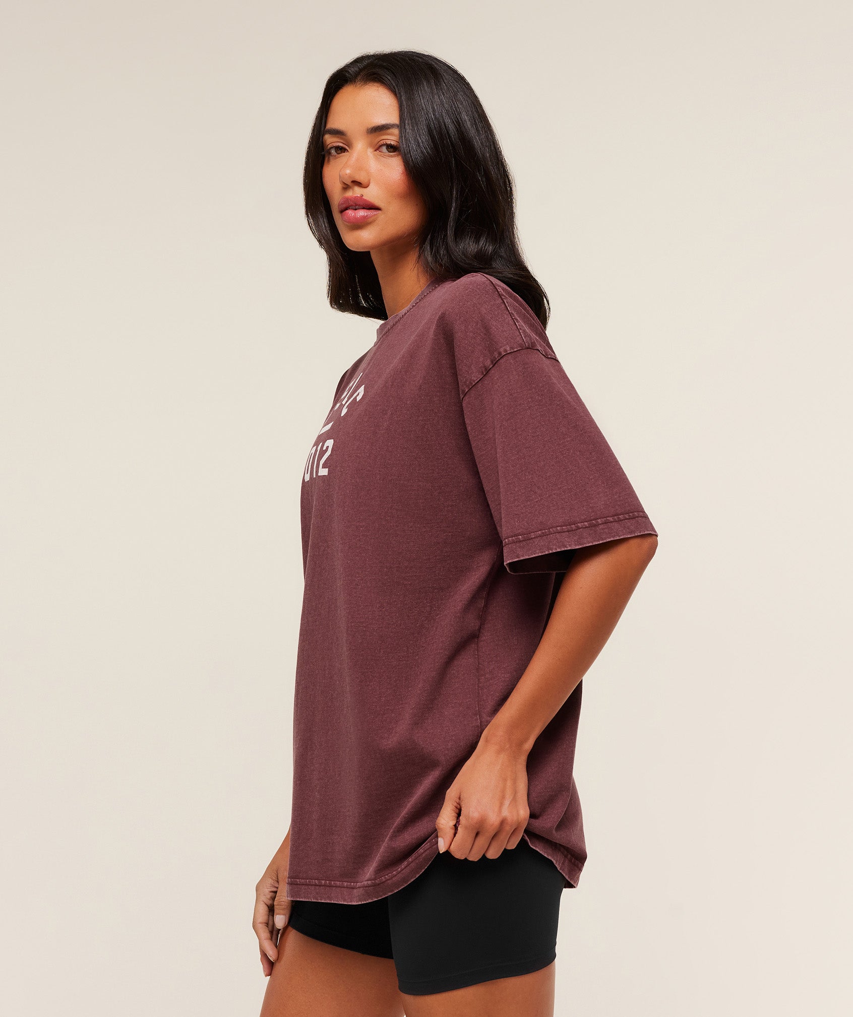 gymshark-gymshark-lifting-club-2012-graphic-short-sleeve-t-shirt-ss-tops-brown-aw25-1
