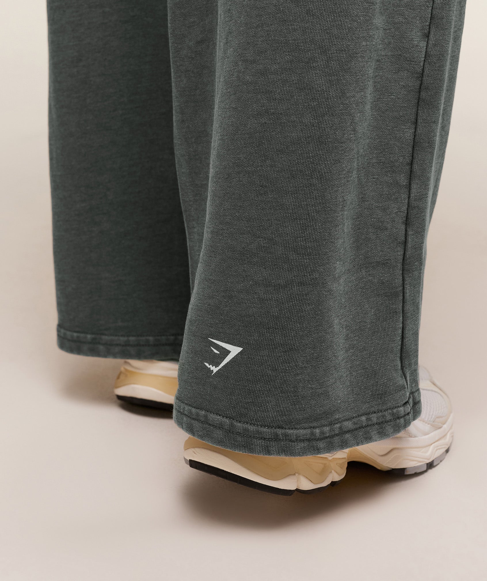 gymshark-gymshark-lifting-club-2012-graphic-wide-leg-jogger-pants-teal-aw25