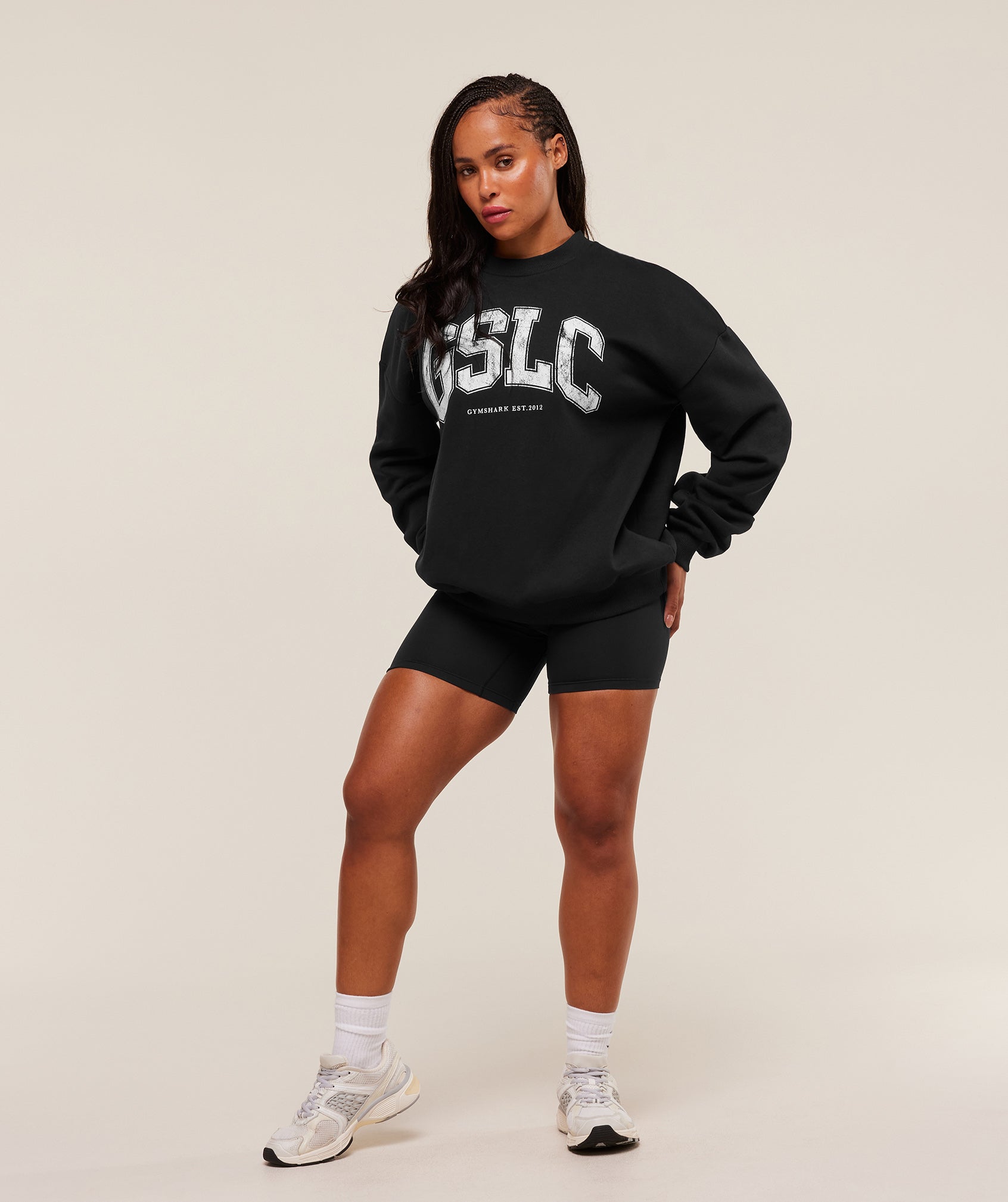 gymshark-gslc-graphic-crew-neck-pullovers-black-aw25