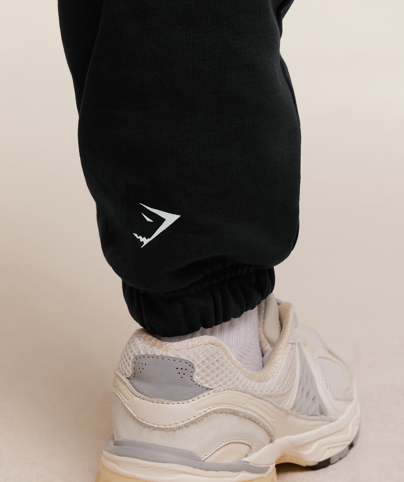 gymshark-gslc-lifting-club-cuffed-joggers-pants-black-aw25