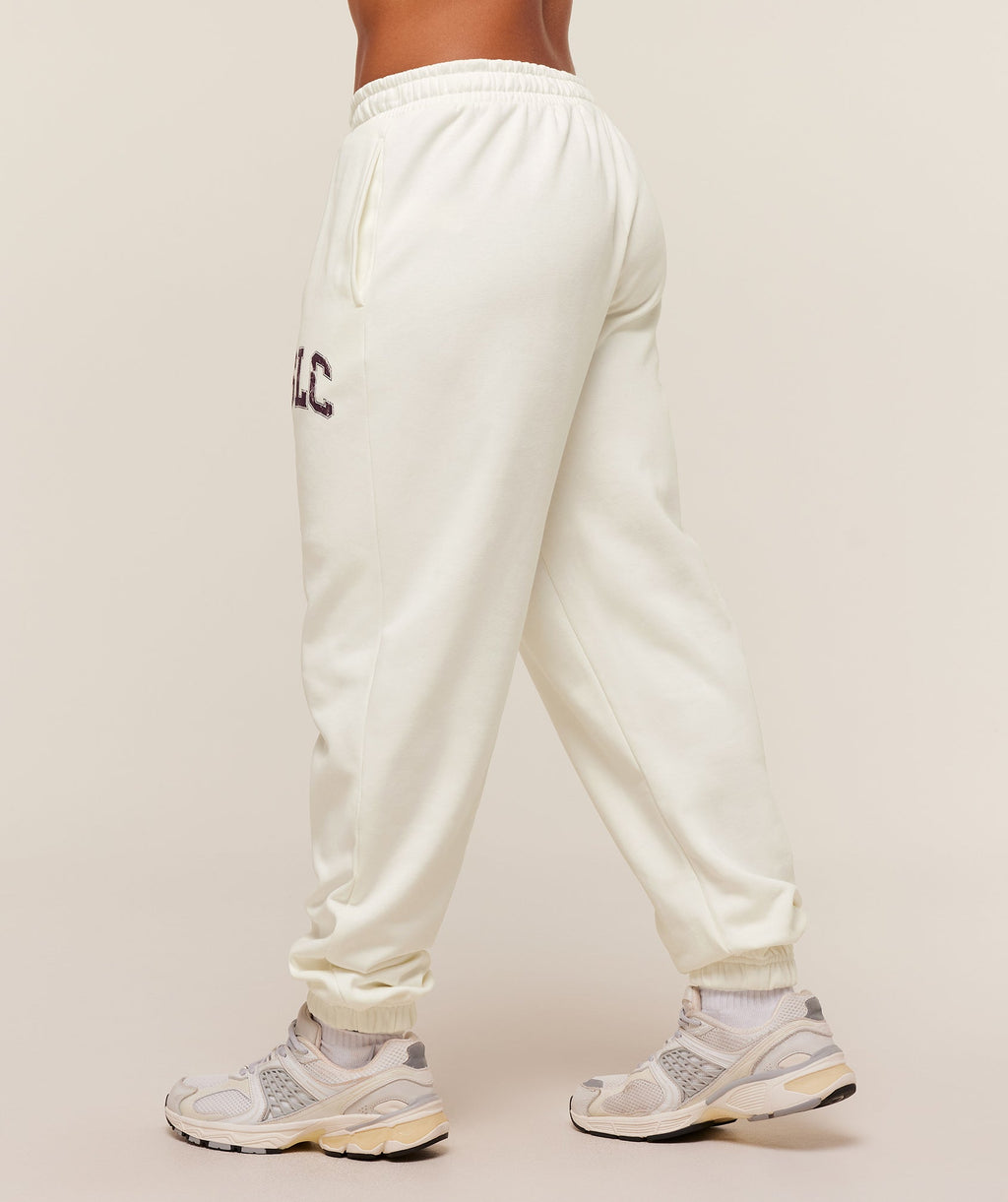 gymshark-gslc-lifting-club-cuffed-joggers-pants-white-aw25