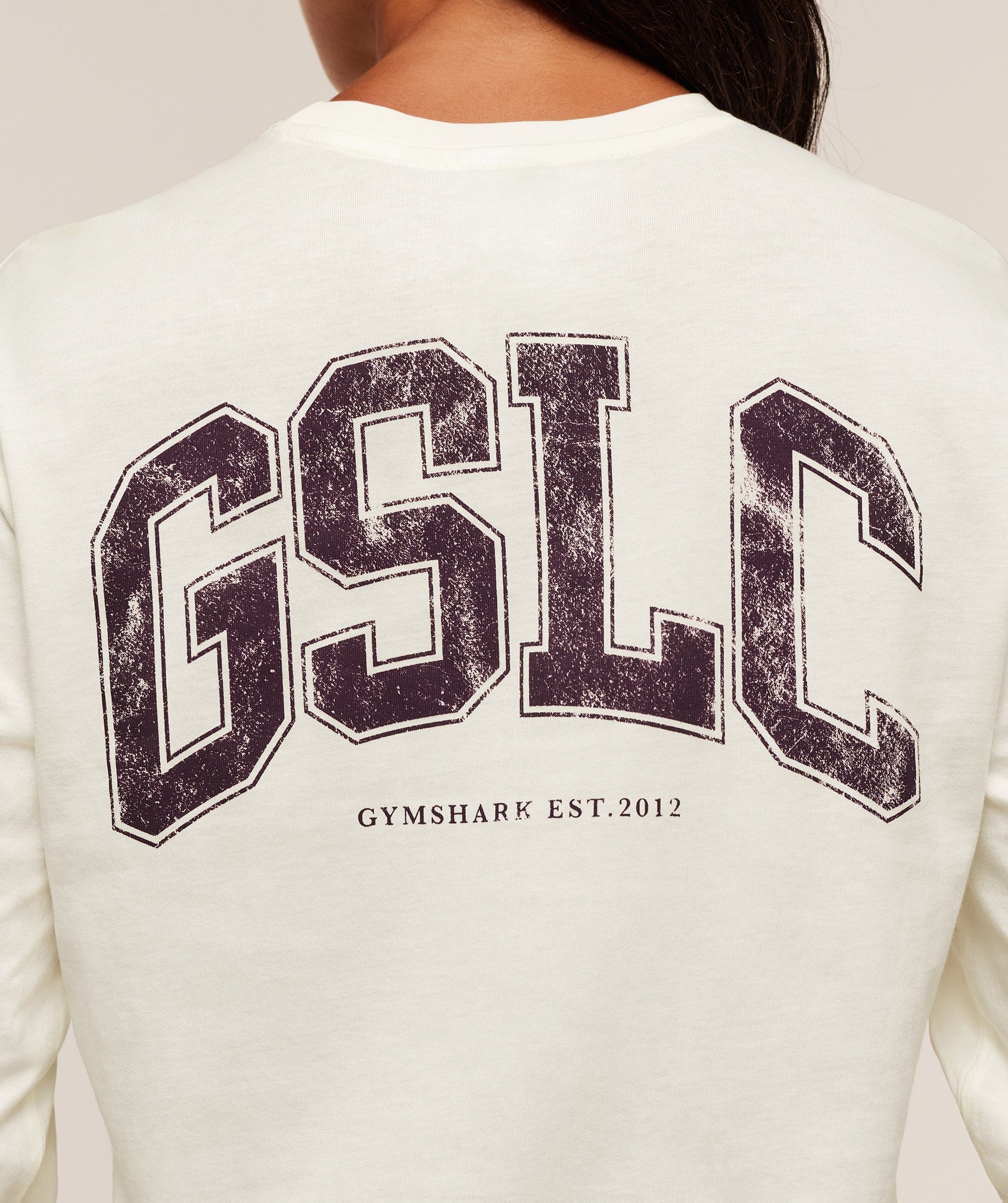 gymshark-gslc-graphic-oversized-long-sleeve-top-ls-tops-white-aw25