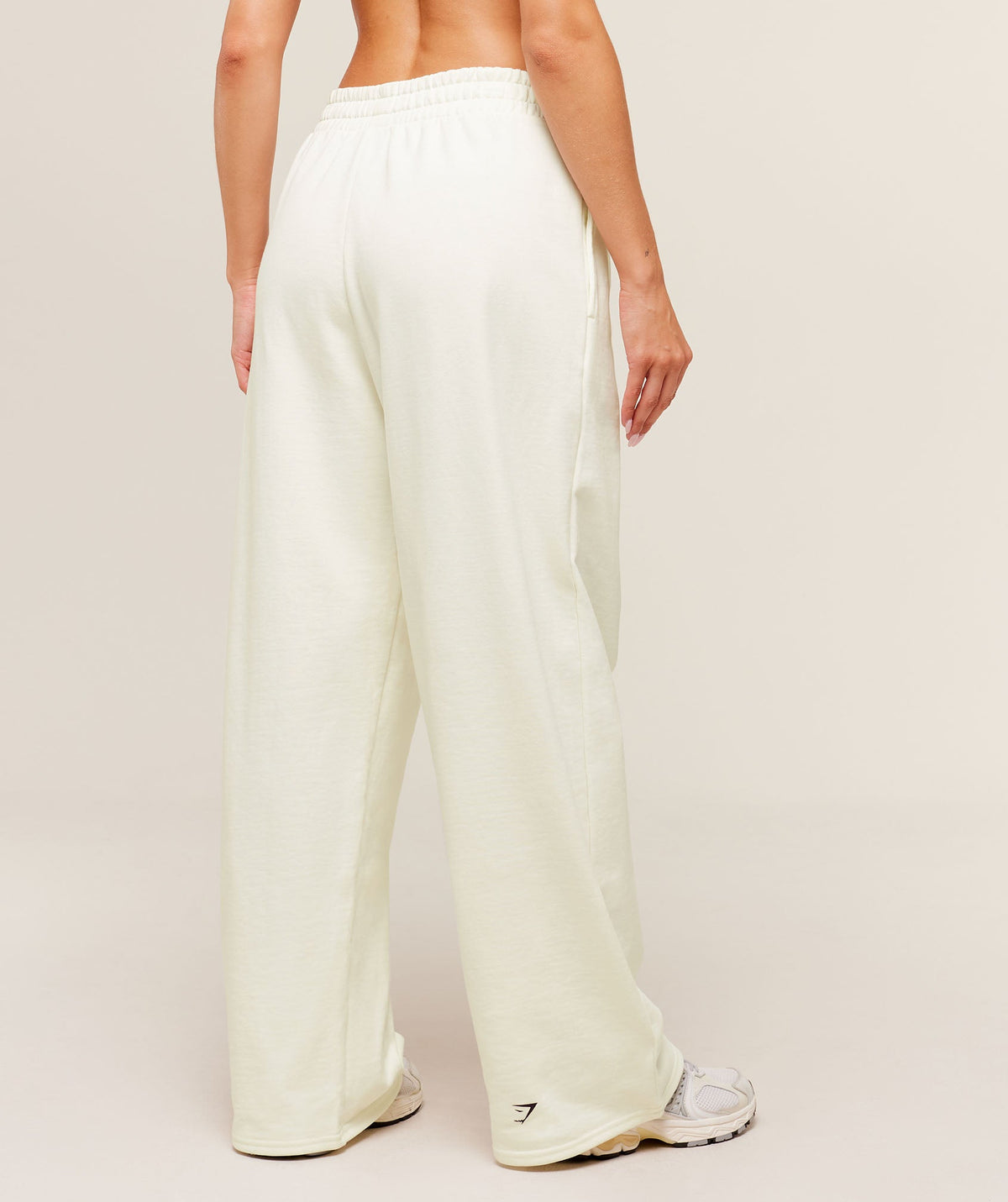 gymshark-gslc-lifting-club-straight-leg-joggers-pants-white-aw25