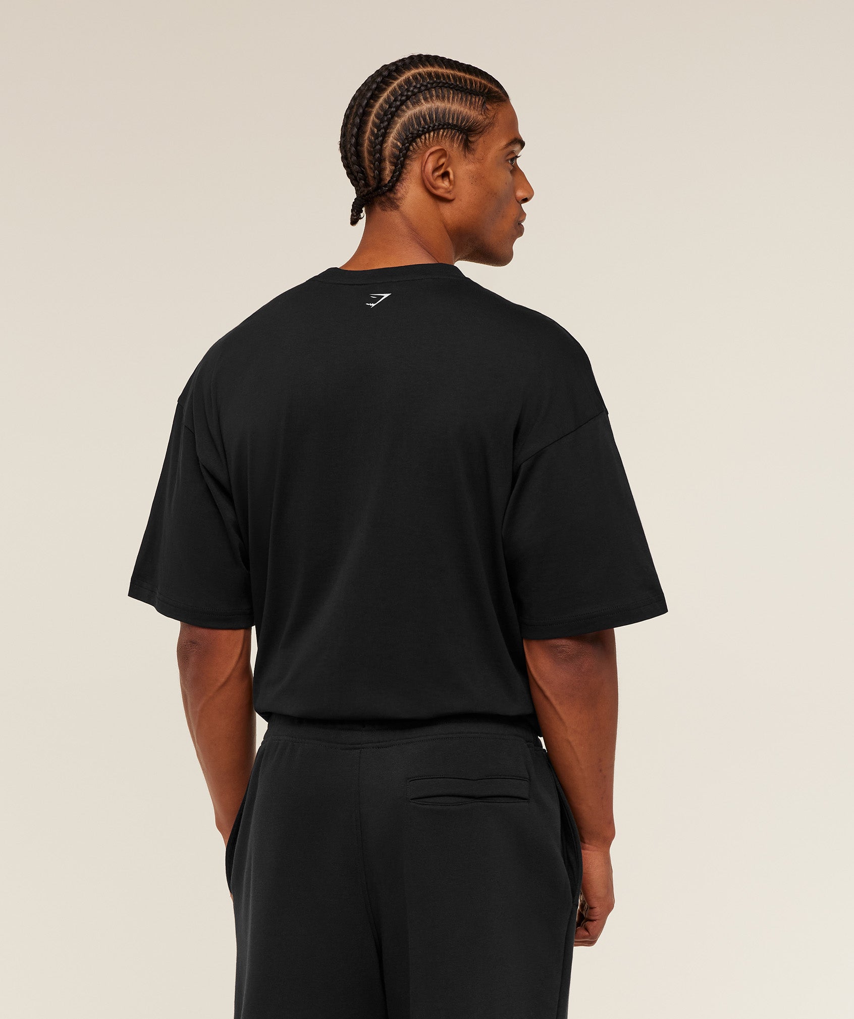 gymshark-12-graphic-t-shirt-ss-tops