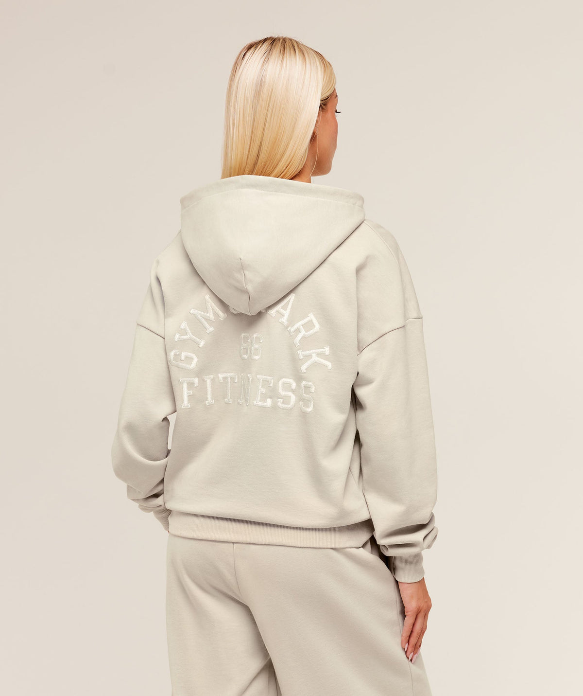 gymshark-fitness-embroidered-graphic-zip-up-hoodie-pullovers-grey-aw25