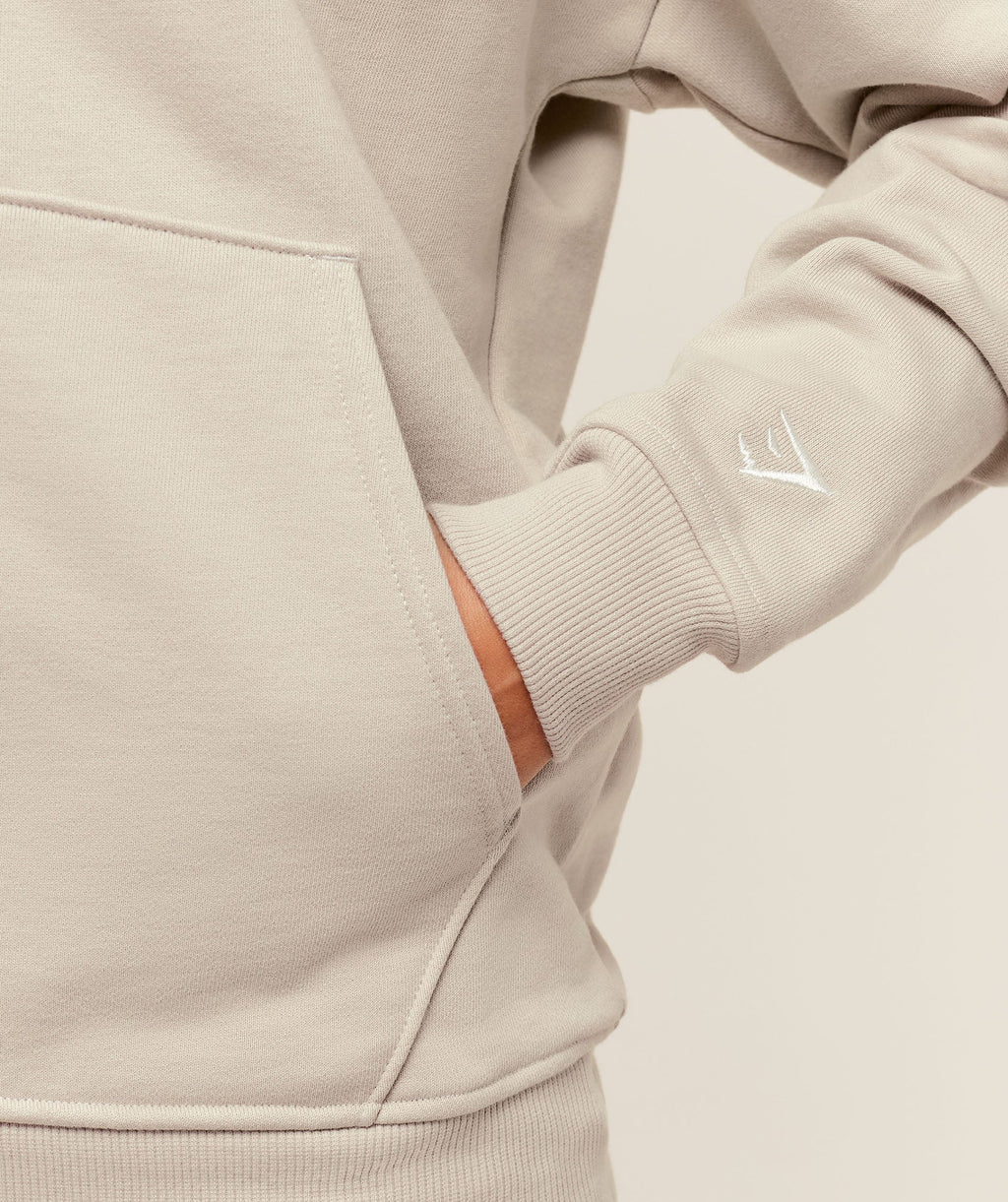gymshark-fitness-embroidered-graphic-zip-up-hoodie-pullovers-grey-aw25