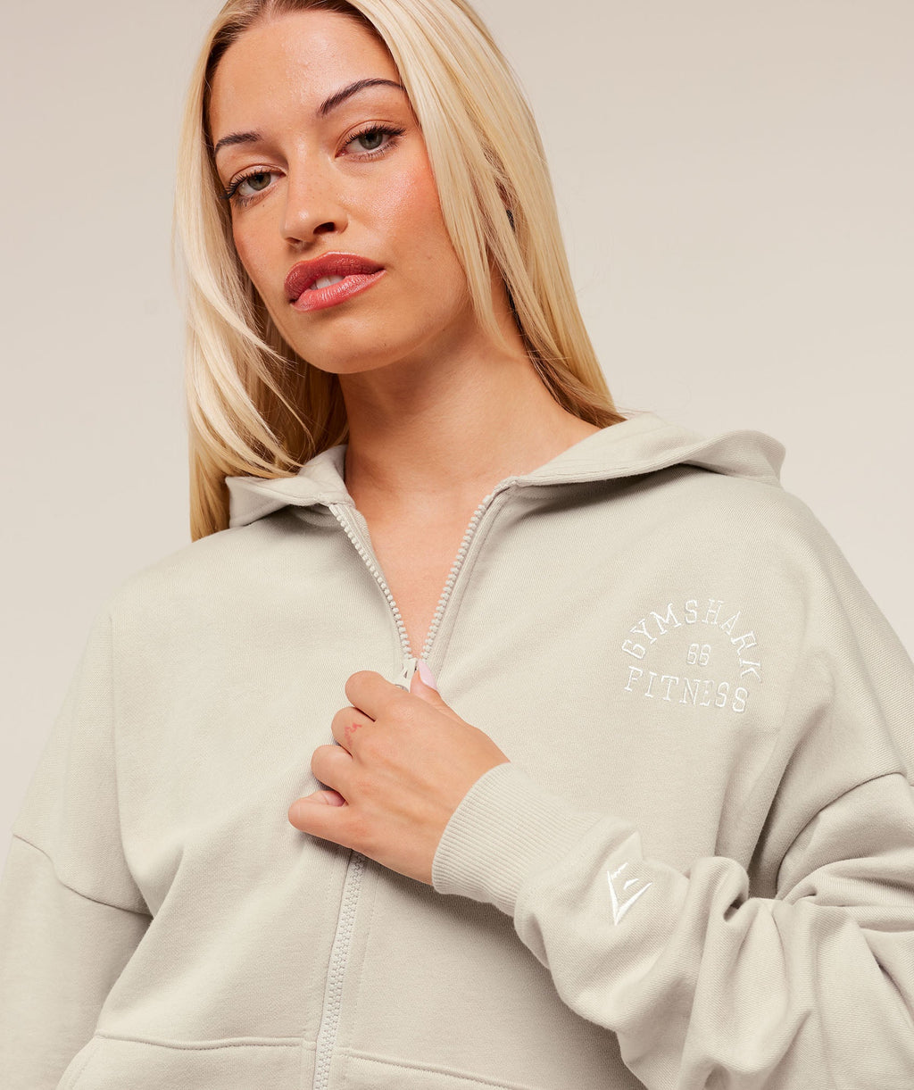 gymshark-fitness-embroidered-graphic-zip-up-hoodie-pullovers-grey-aw25