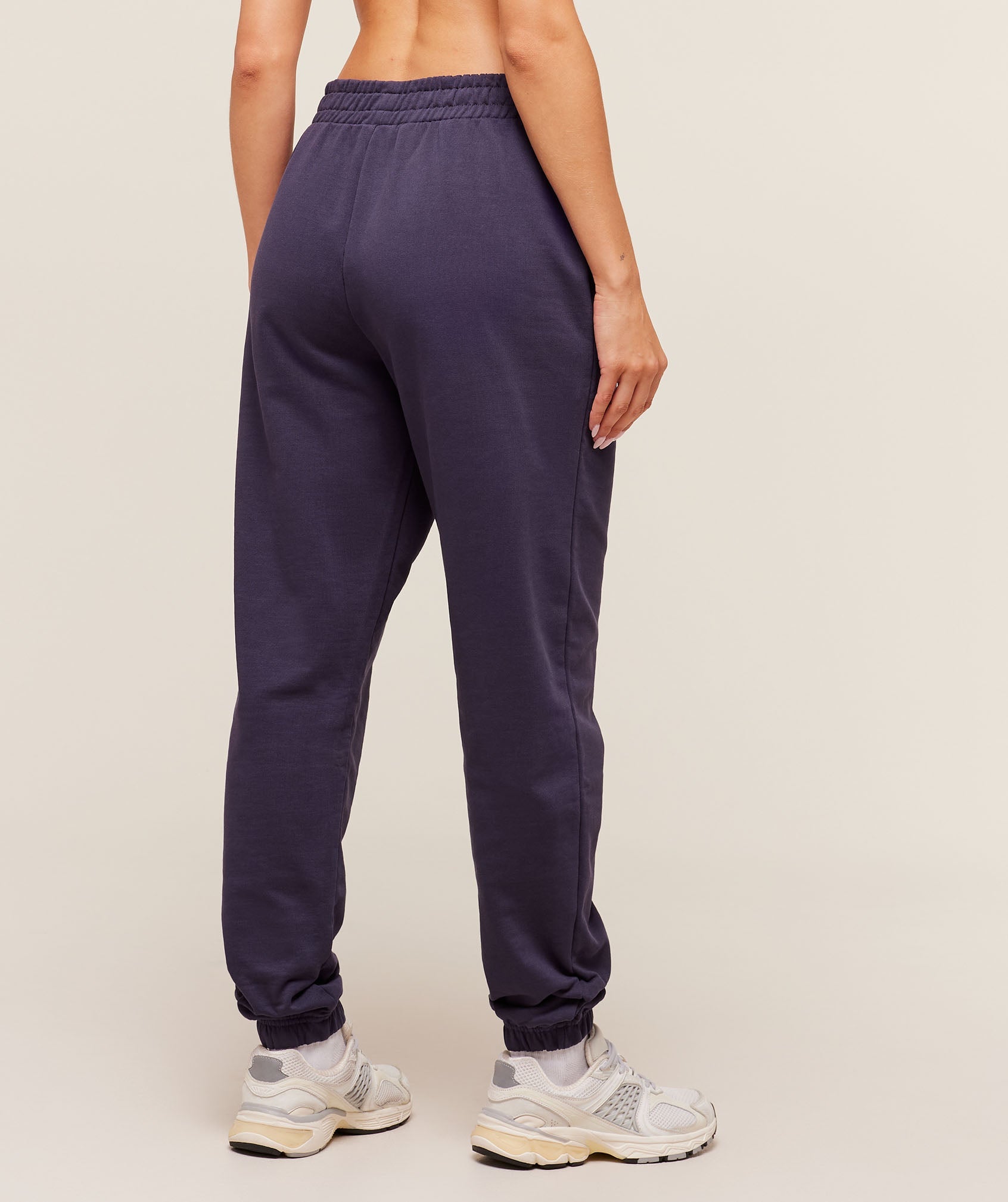 gymshark-gymshark-strength-graphic-joggers-pants-purple-aw25