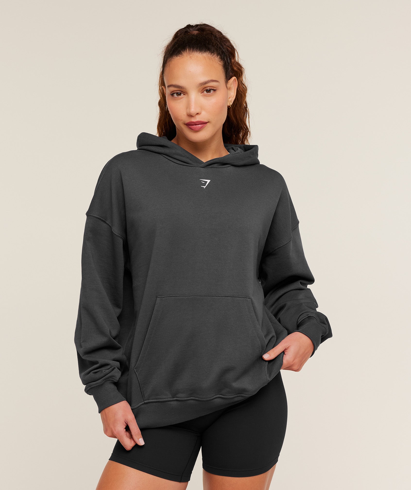 gymshark-heavy-duty-oversized-hoodie-pullovers-1