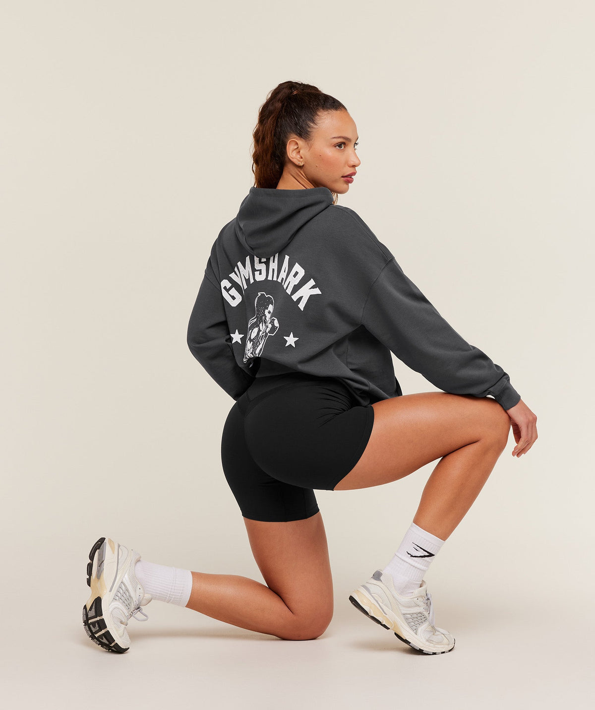 gymshark-heavy-duty-oversized-hoodie-pullovers-1