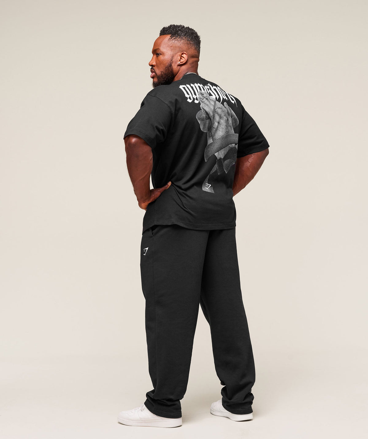 gymshark-prayer-hands-t-shirt-ss-tops-black-ss25