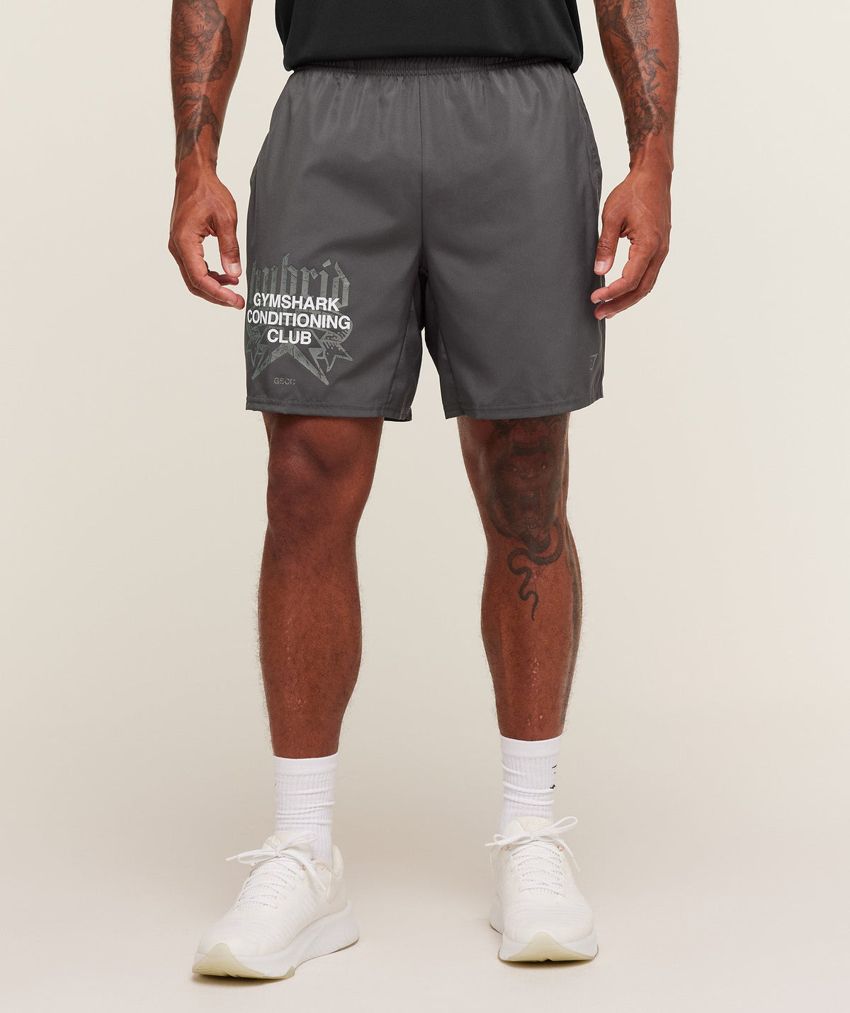 gymshark-hybrid-graphic-7-short-shorts-grey-aw25