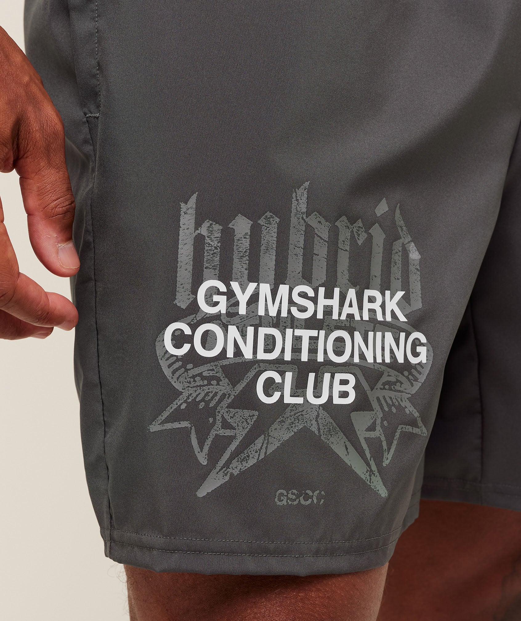 gymshark-hybrid-graphic-7-short-shorts-grey-aw25