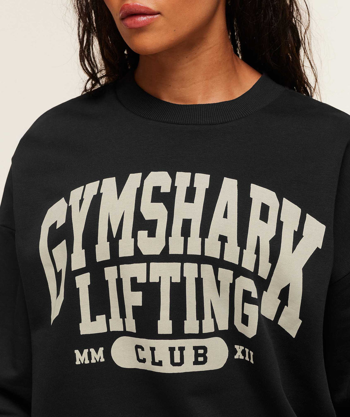 gymshark-lifting-club-graphic-oversized-crew-neck-pullovers-black-aw25