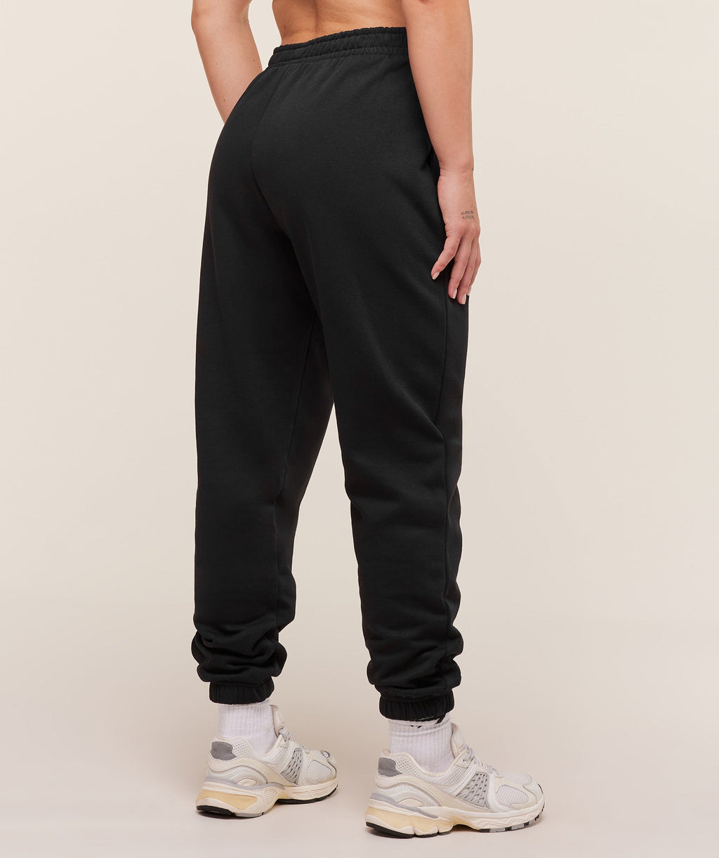 gymshark-lifting-club-graphic-joggers-pants-black-aw25