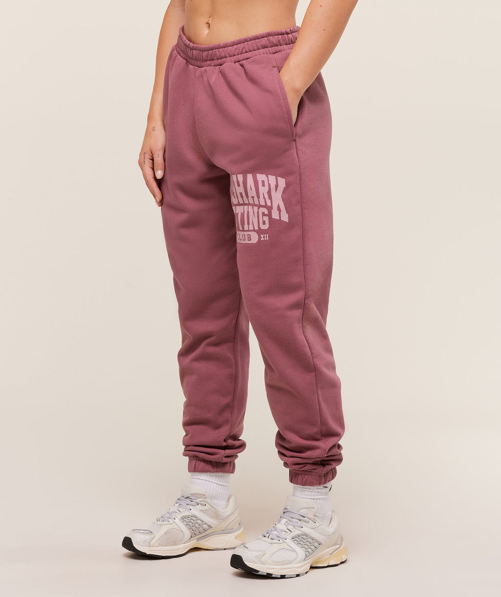 gymshark-lifting-club-graphic-joggers-pants-pink-aw25