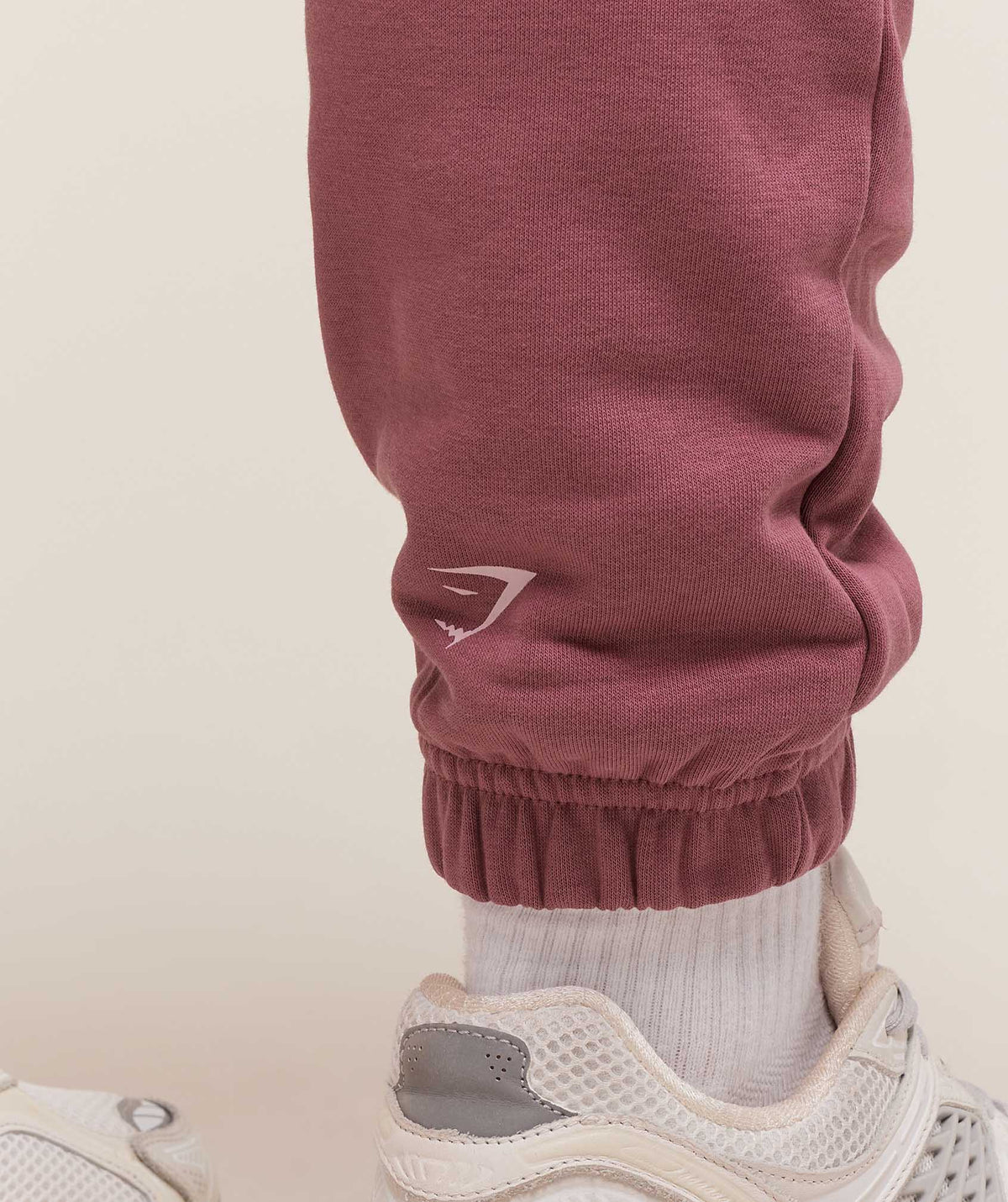 gymshark-lifting-club-graphic-joggers-pants-pink-aw25