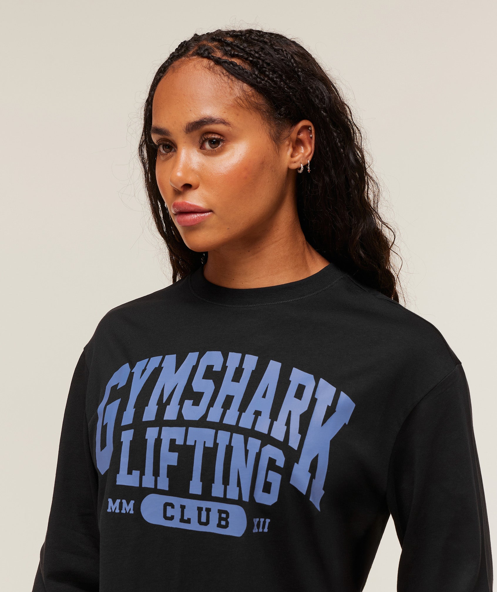 gymshark-lifting-club-graphic-oversized-long-sleeve-t-shirt-ls-tops-black-aw25