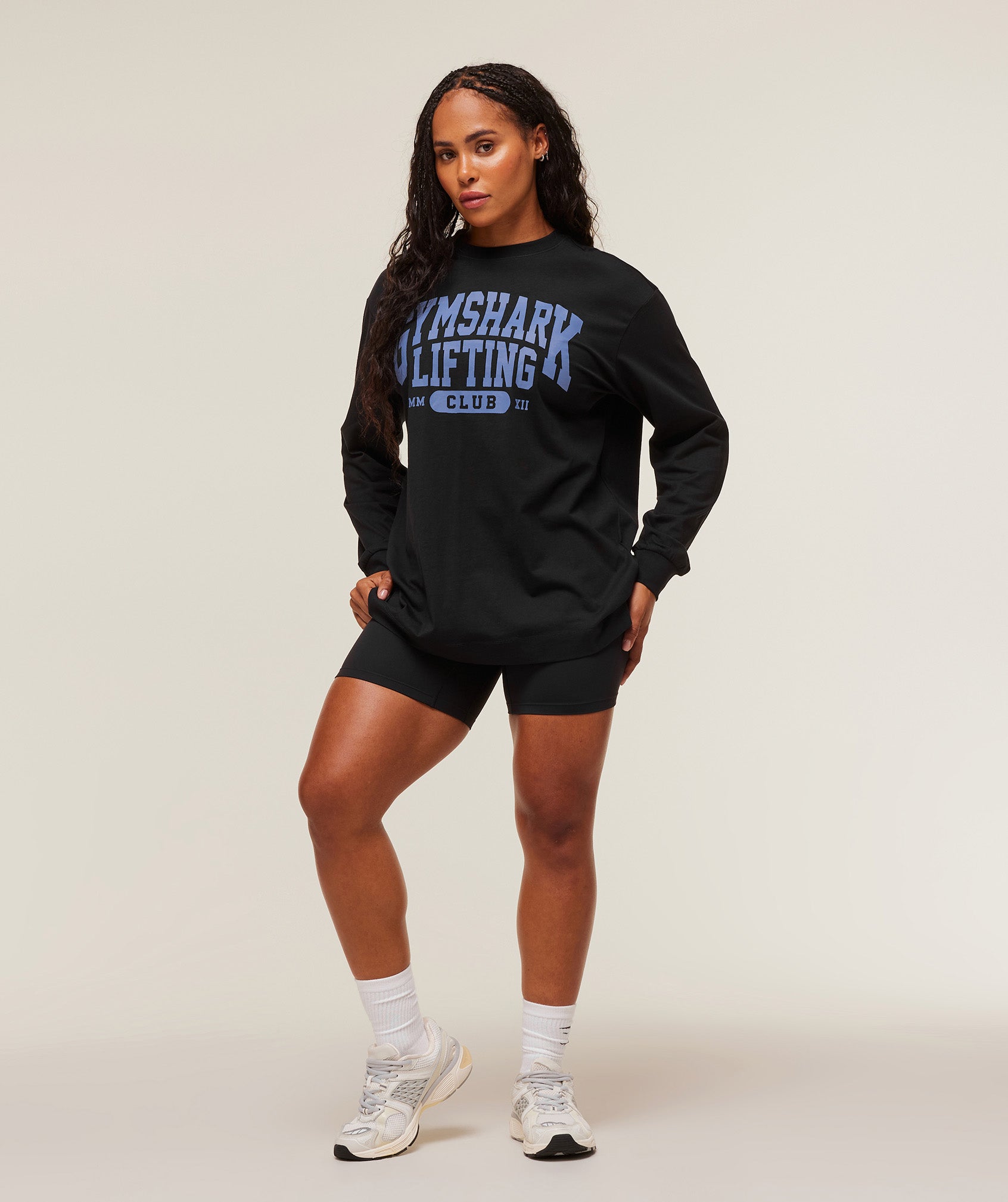 gymshark-lifting-club-graphic-oversized-long-sleeve-t-shirt-ls-tops-black-aw25