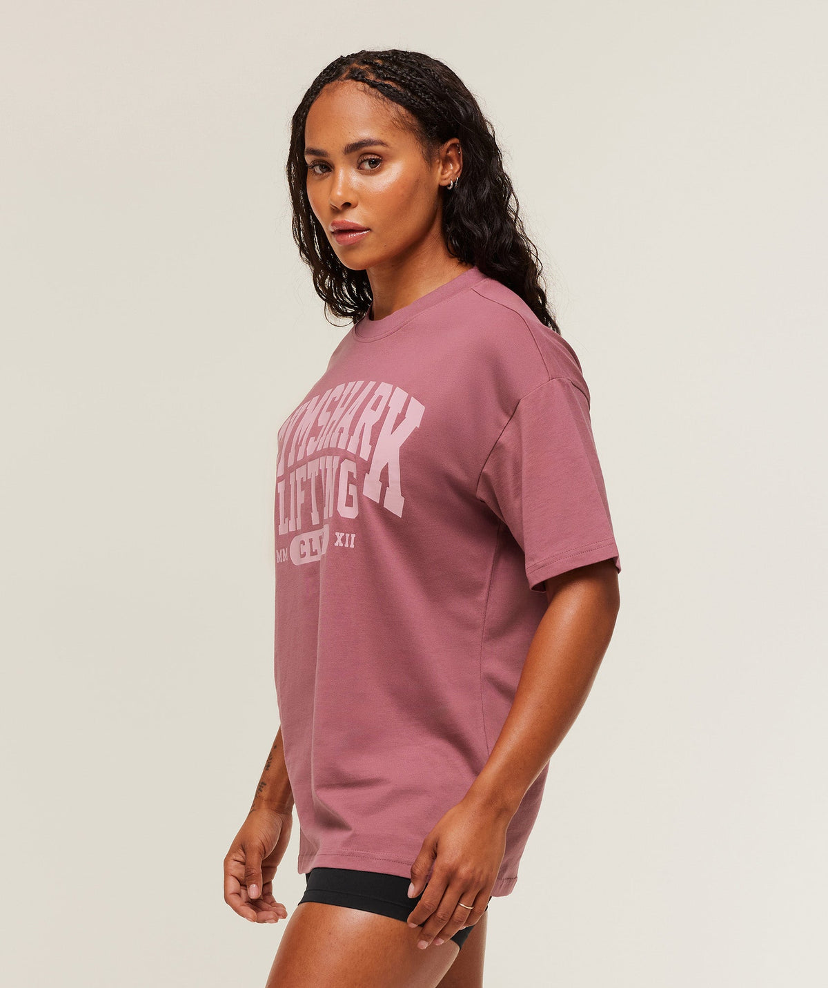 gymshark-lifting-club-graphic-oversized-t-shirt-ss-tops-pink-aw25