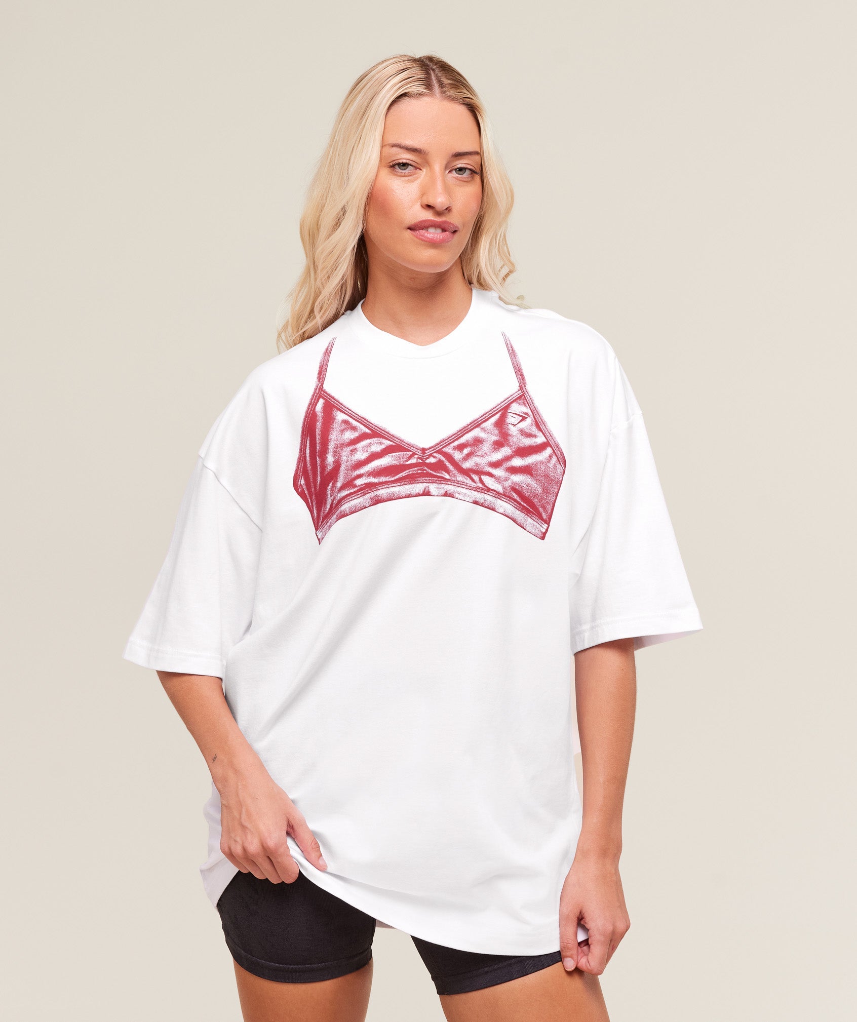 gymshark-minimal-bra-graphic-oversized-t-shirt-ss-tops-white-ss25