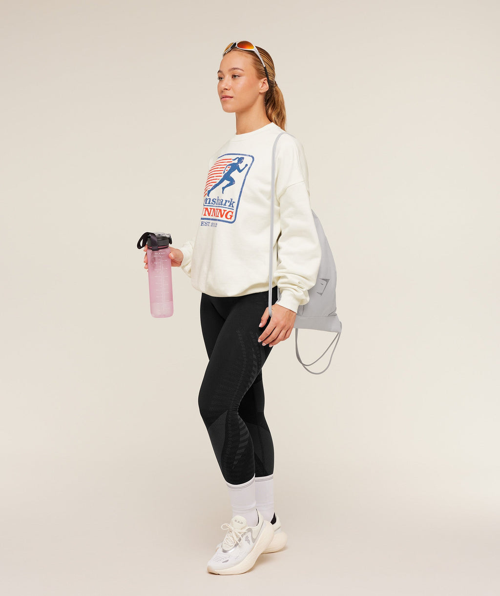 gymshark-run-club-graphic-sweatshirt-pullovers-white-ss26