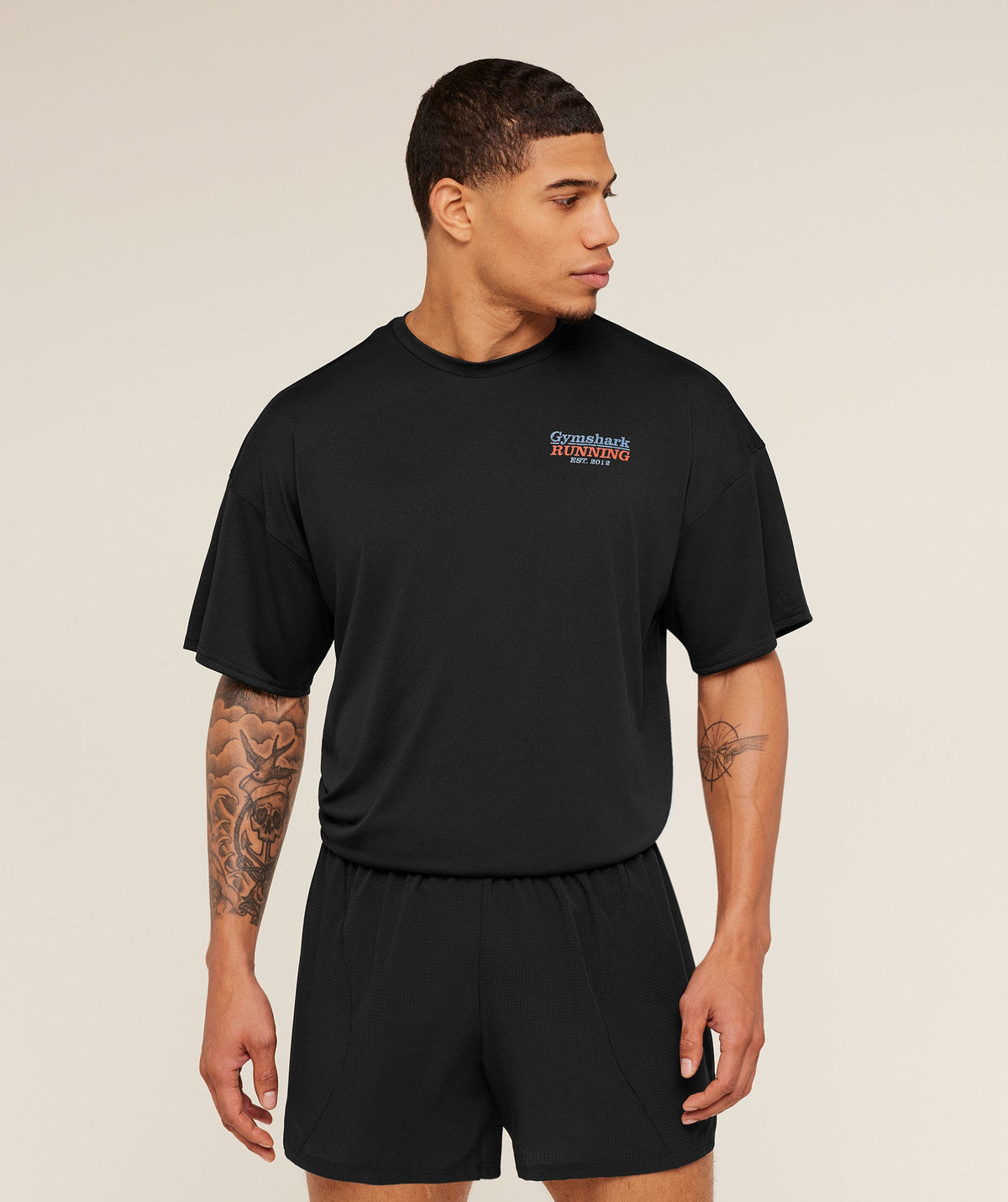 gymshark-run-club-graphic-t-shirt-ss-tops