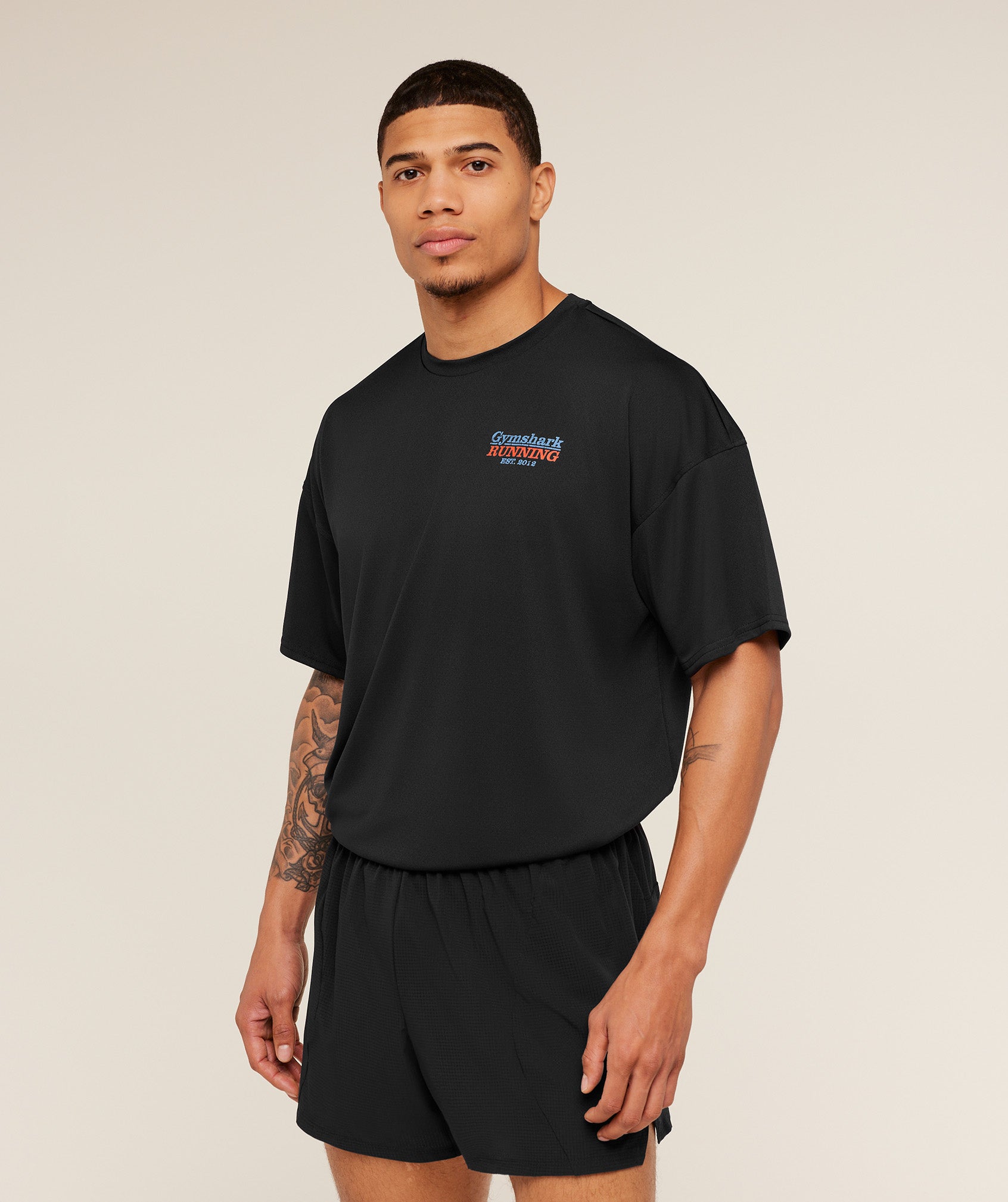gymshark-run-club-graphic-t-shirt-ss-tops